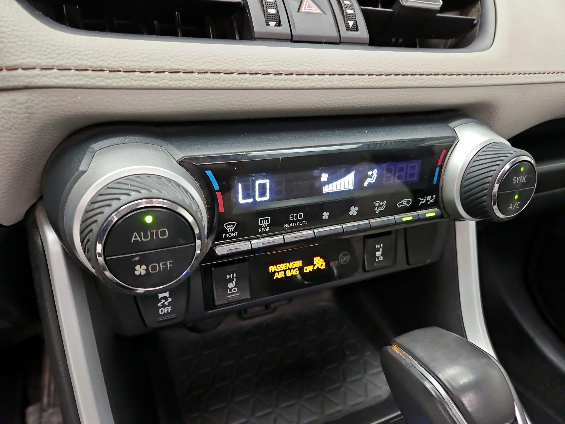 Thumbnail: 2021 Toyota RAV4 - 16