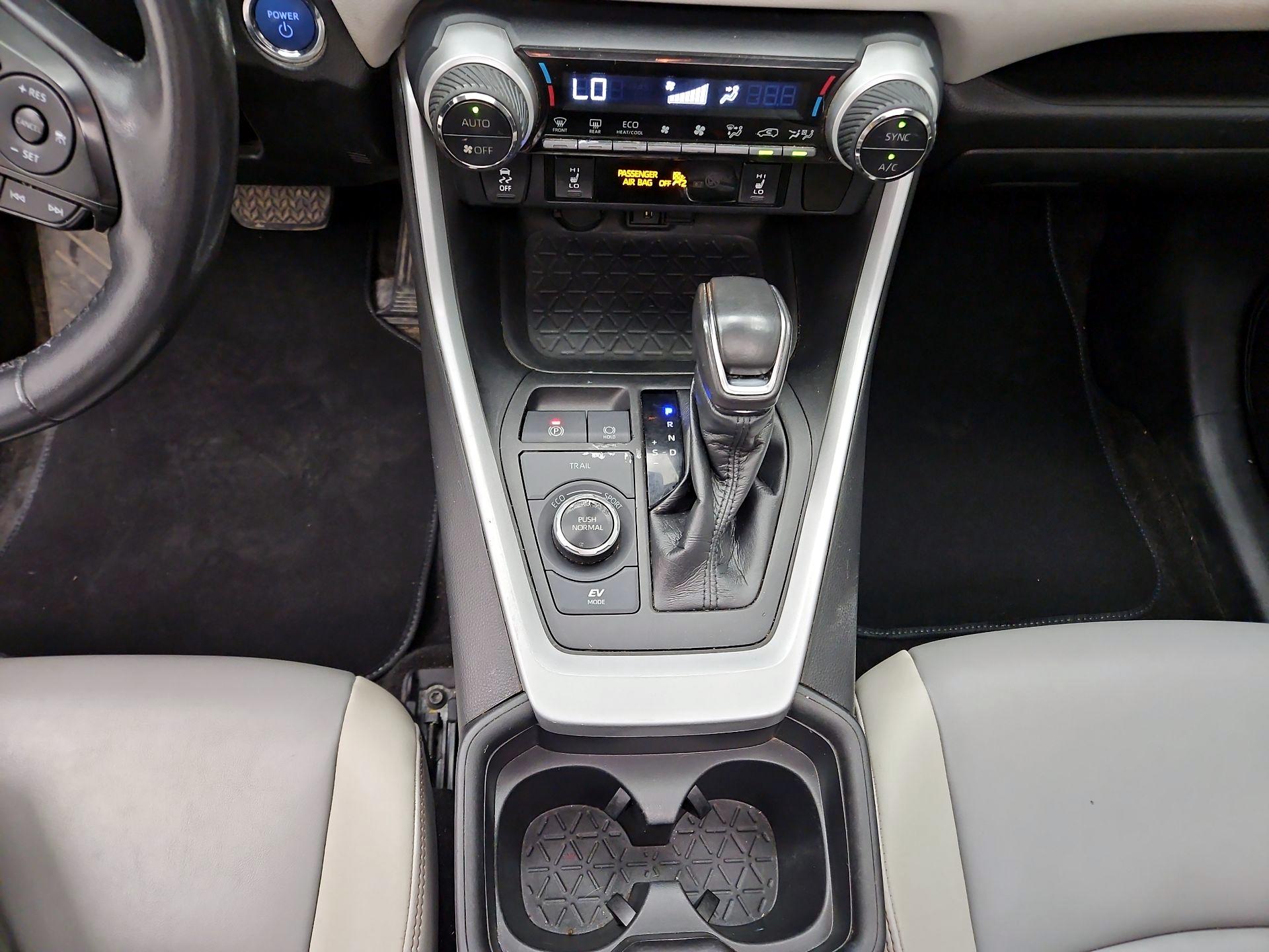 Thumbnail: 2021 Toyota RAV4 - 17