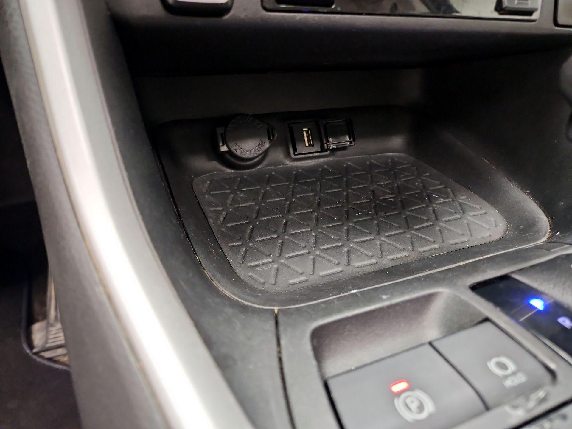 Thumbnail: 2021 Toyota RAV4 - 18