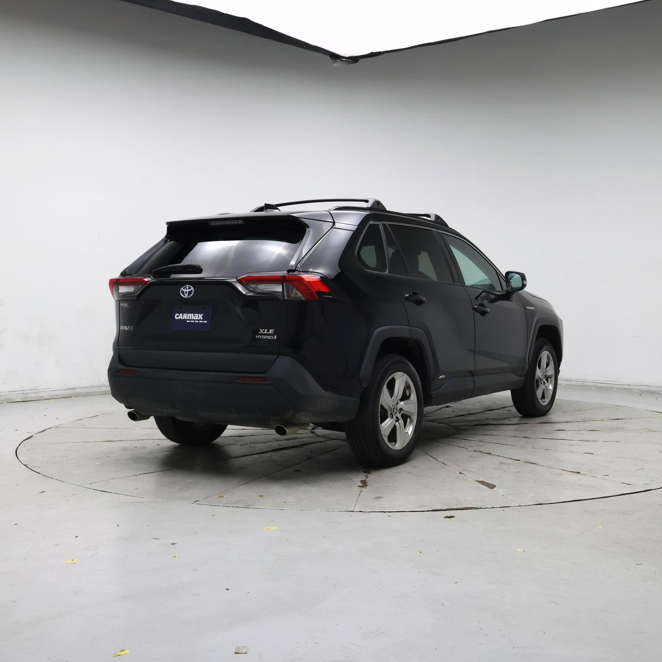 Thumbnail: 2021 Toyota RAV4 - 8