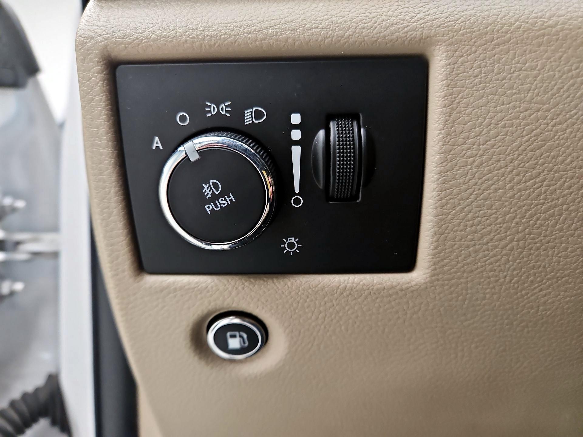 Thumbnail: 2019 Jeep Grand Cherokee - 13