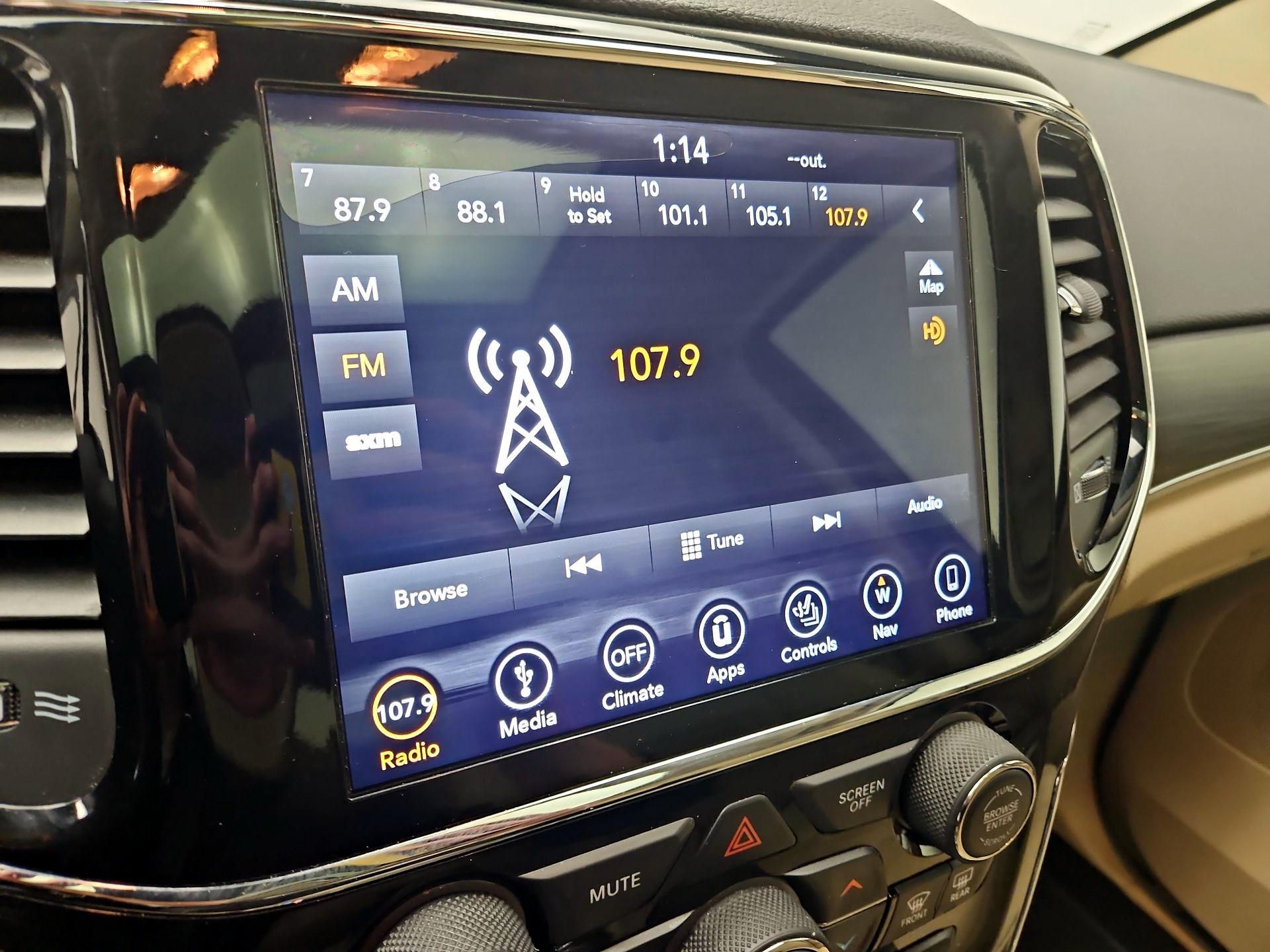 Thumbnail: 2019 Jeep Grand Cherokee - 16