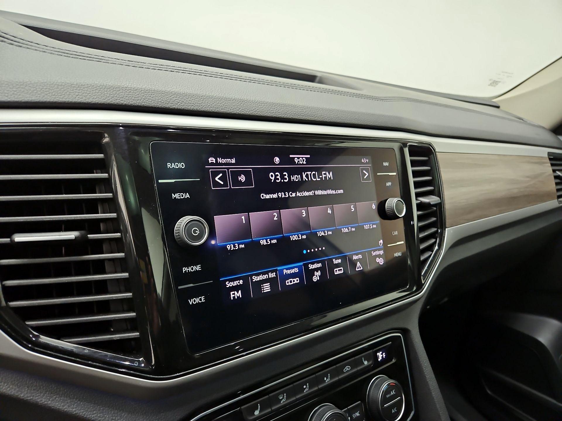 Thumbnail: 2021 Volkswagen Atlas - 16