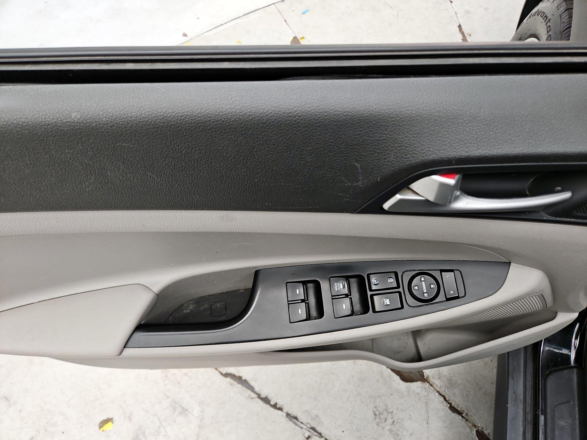 Thumbnail: 2020 Hyundai Tucson - 12