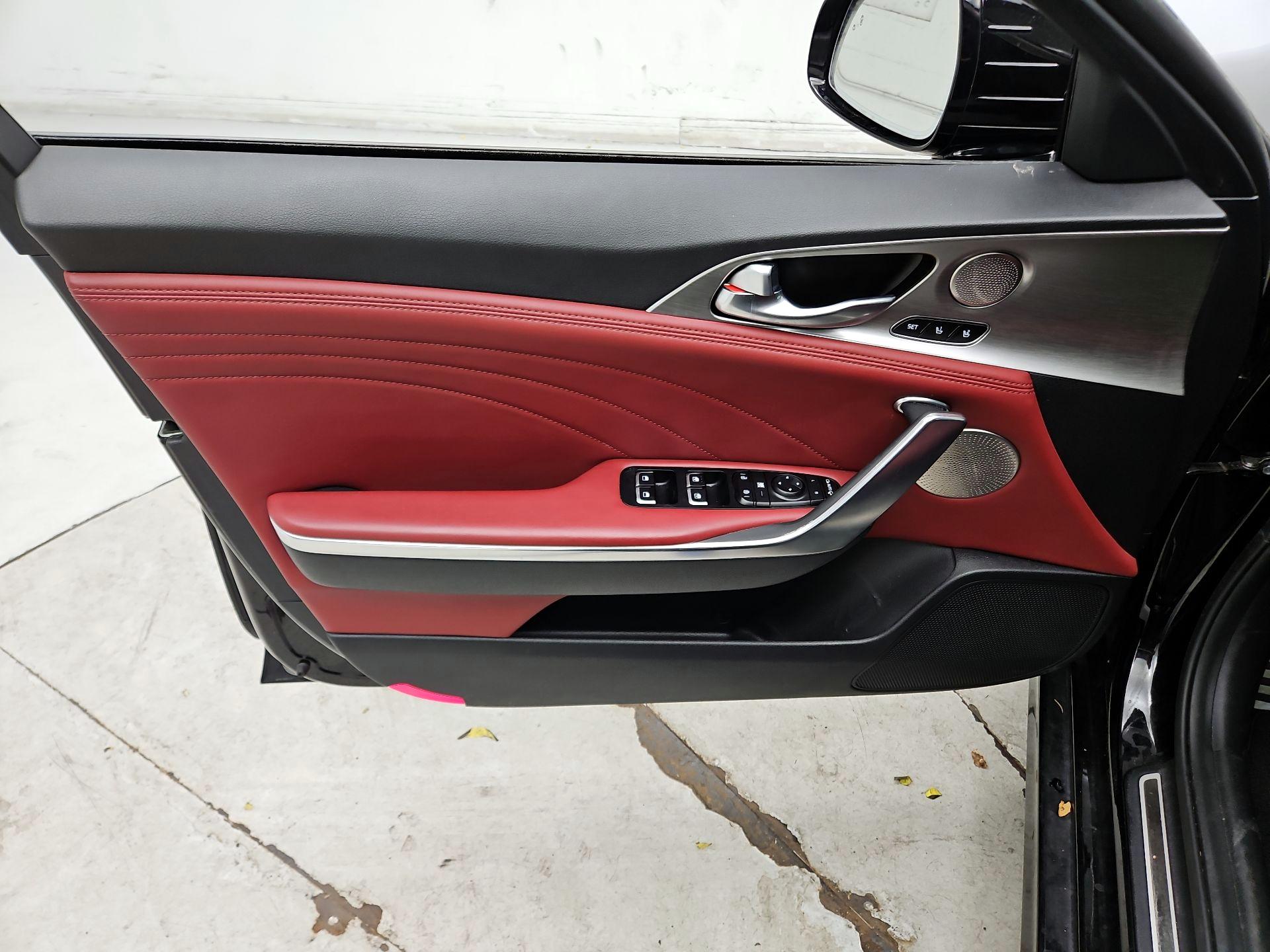Thumbnail: 2023 Kia Stinger - 12
