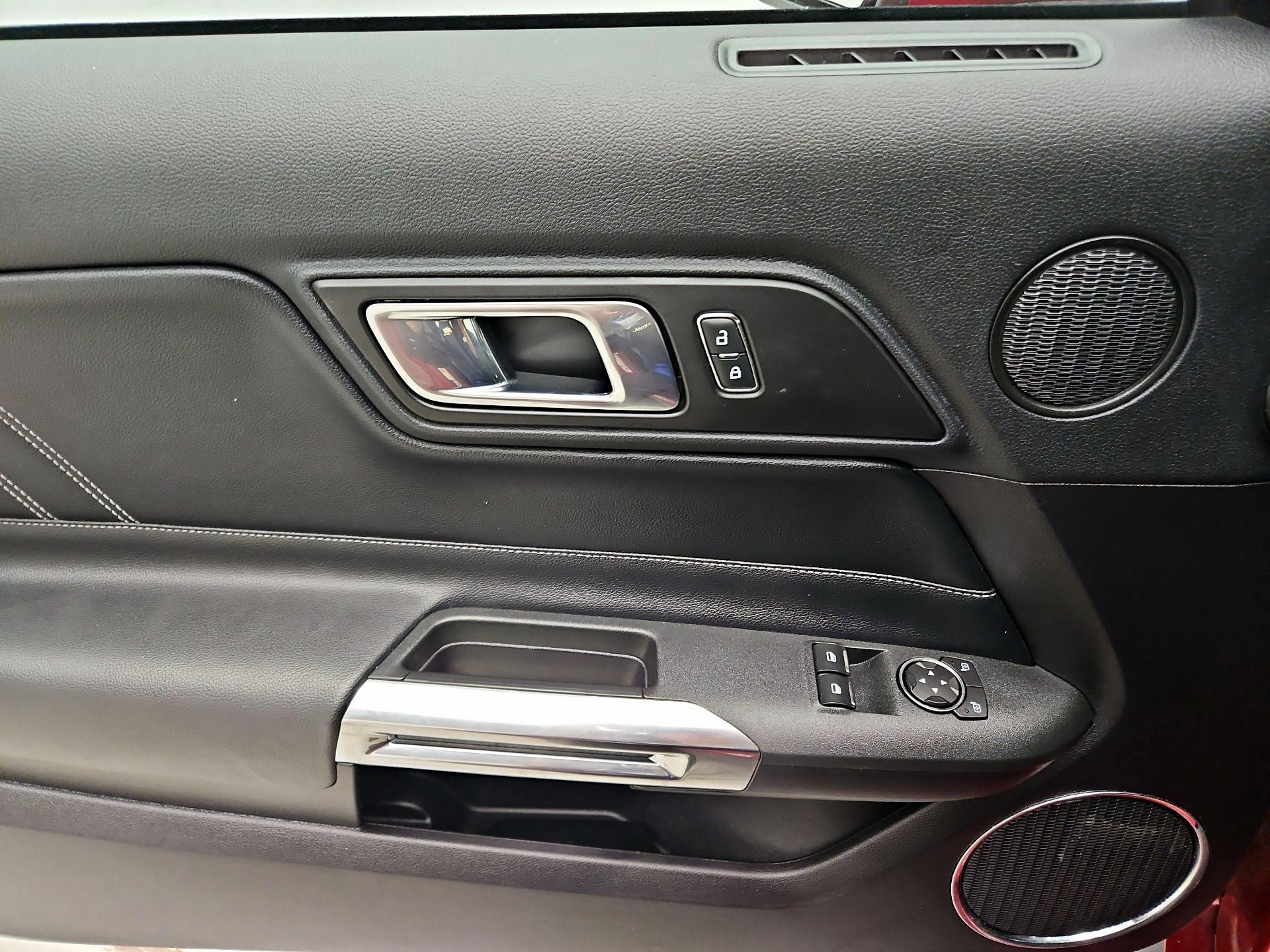 Thumbnail: 2019 Ford Mustang - 12