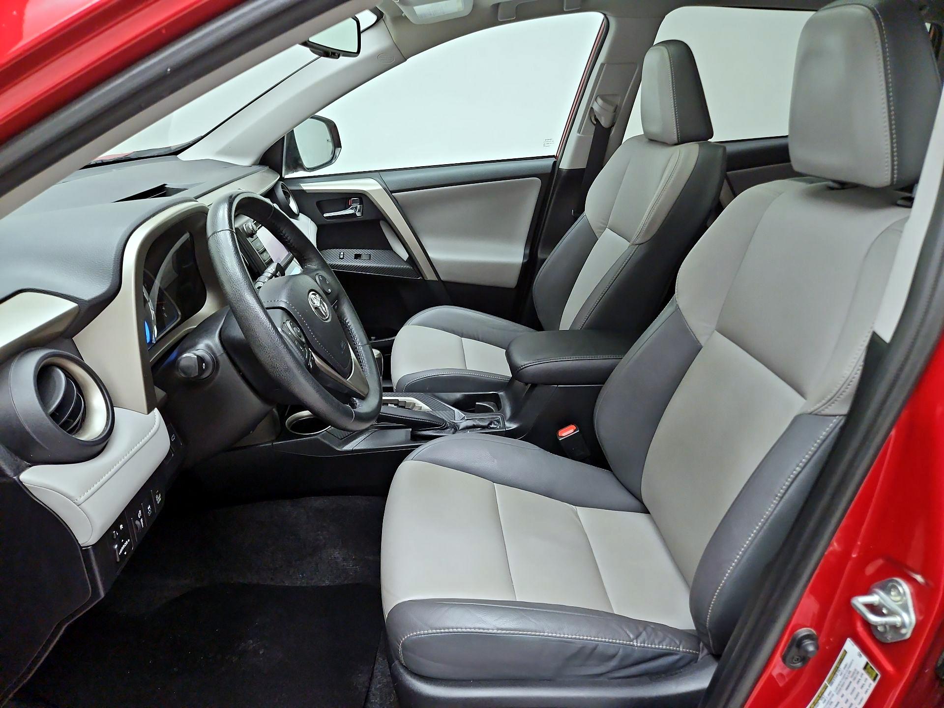 Thumbnail: 2015 Toyota RAV4 - 11