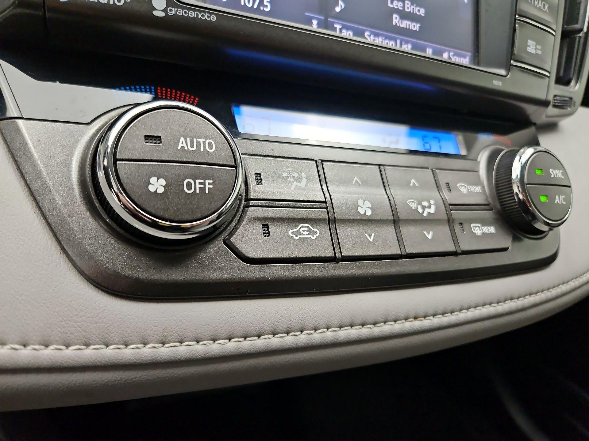 Thumbnail: 2015 Toyota RAV4 - 17