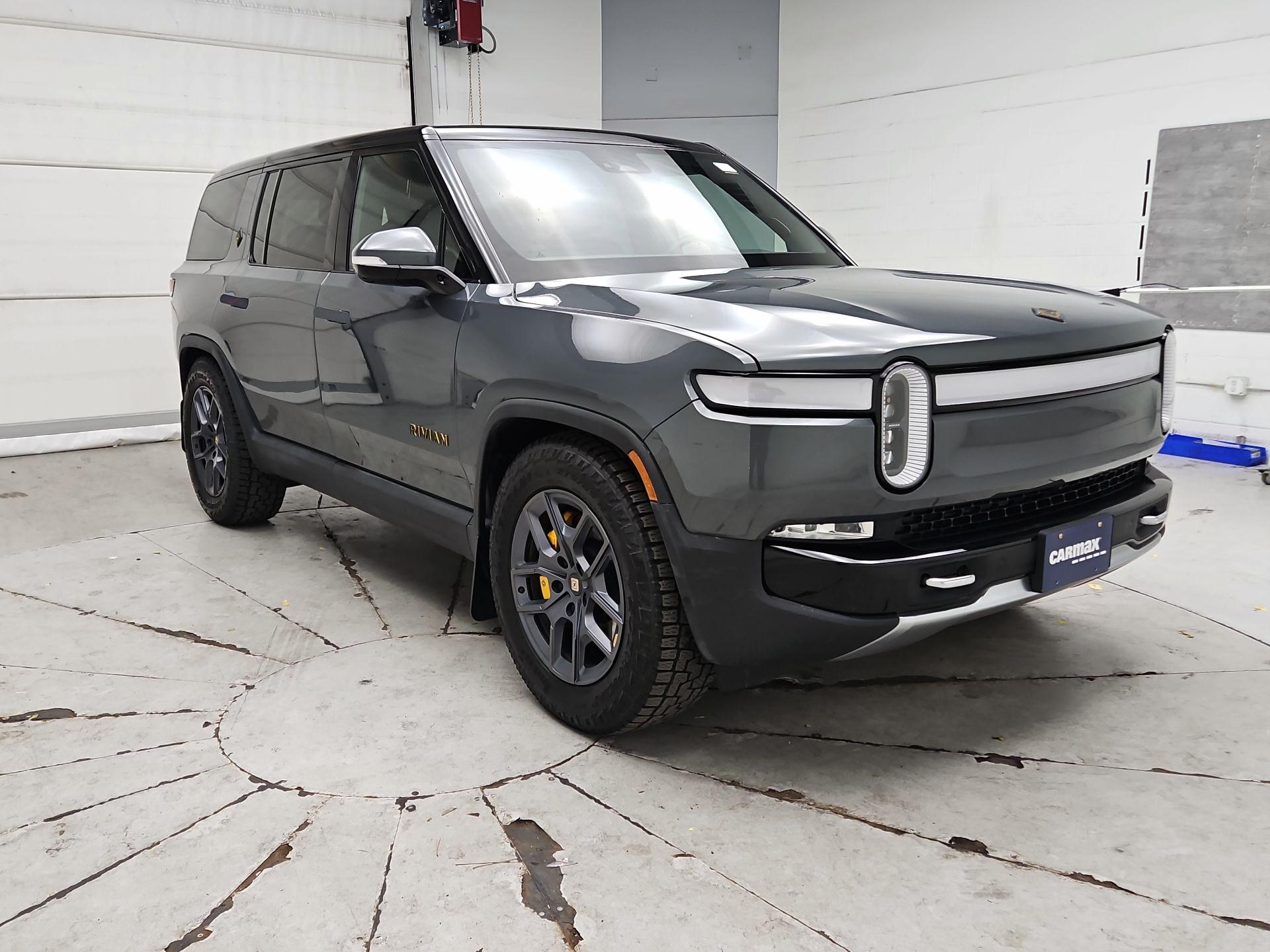 Thumbnail: 2023 Rivian R1S - 1