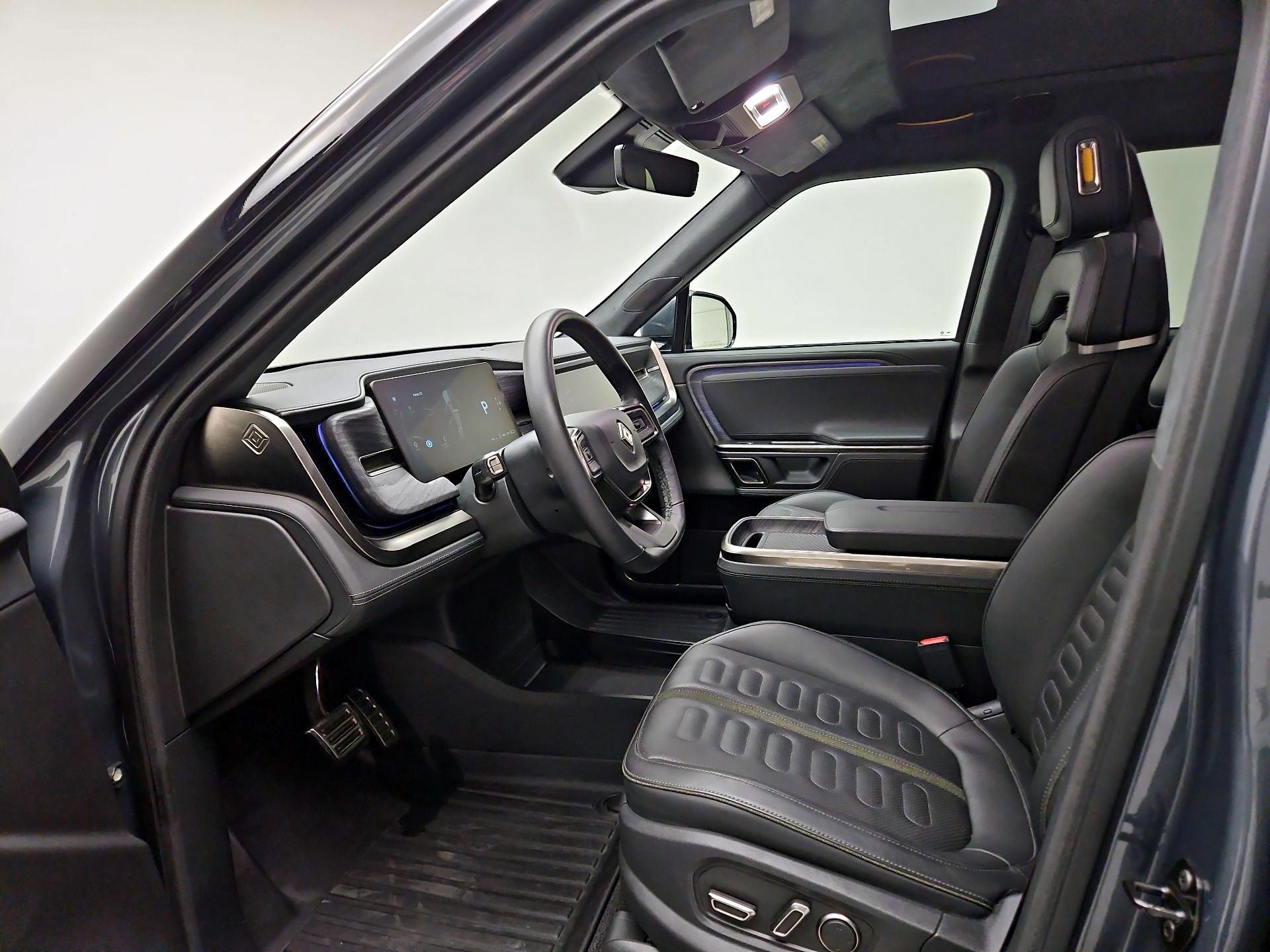 Thumbnail: 2023 Rivian R1S - 9