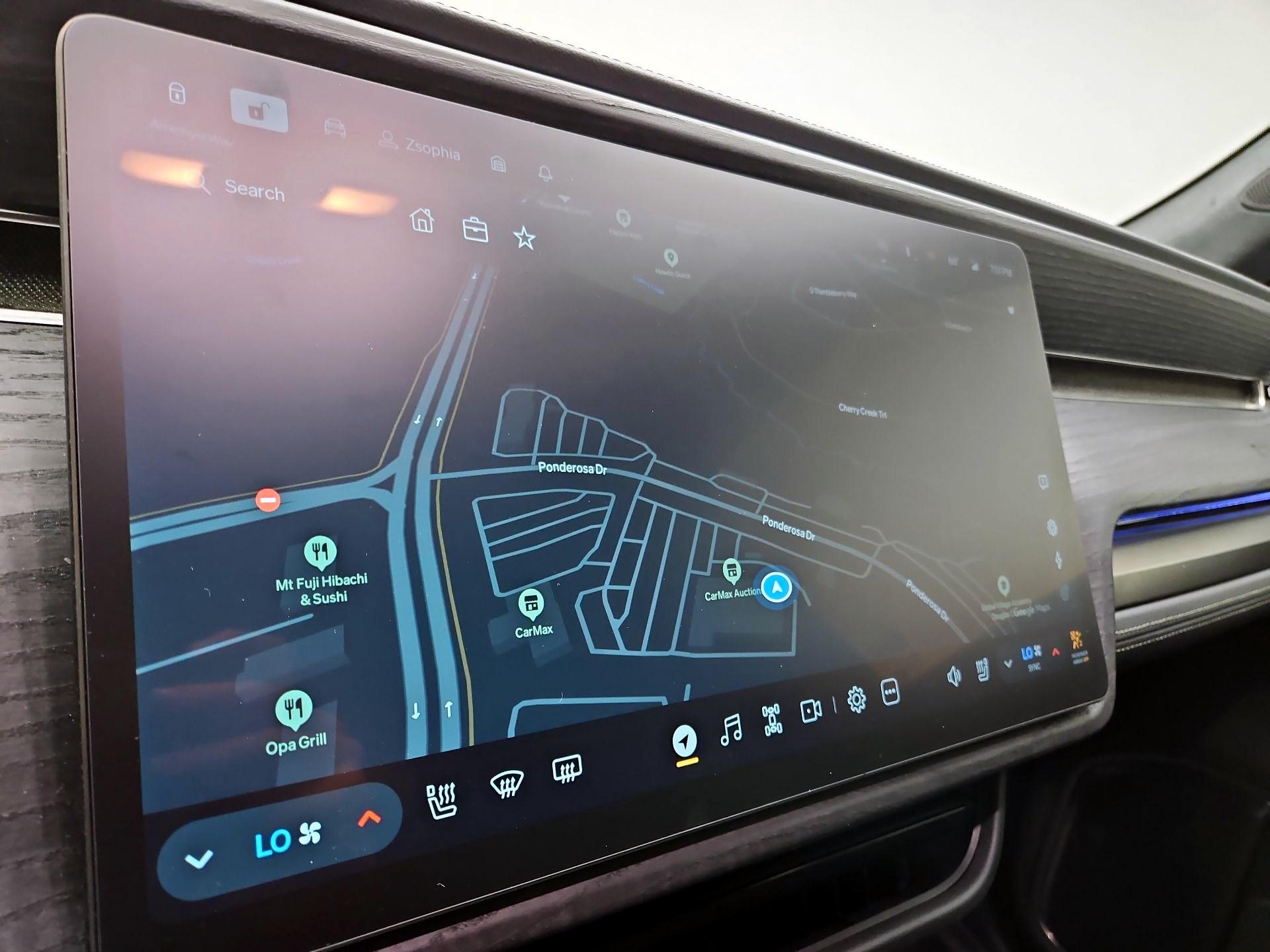 Thumbnail: 2023 Rivian R1S - 11