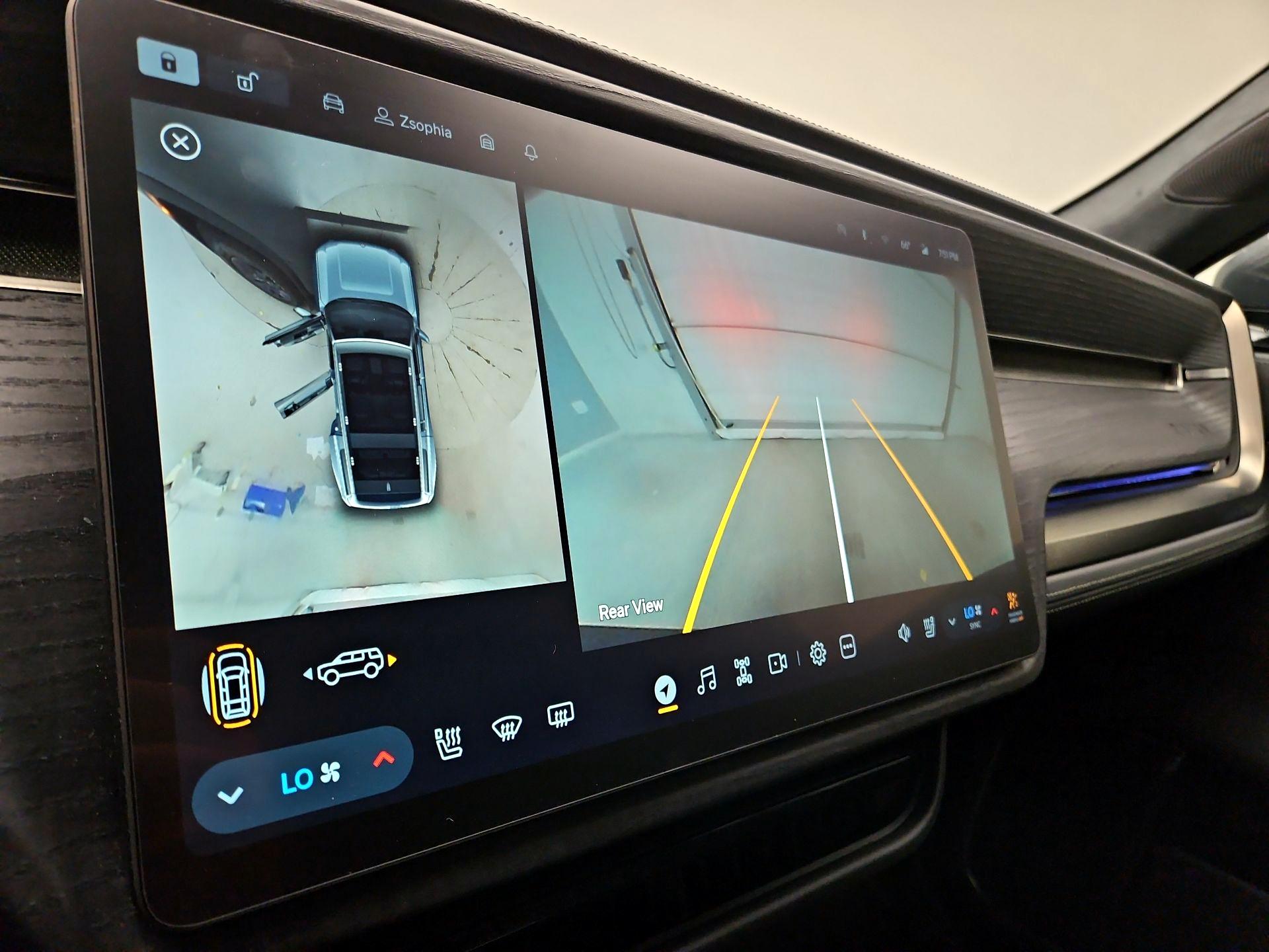 Thumbnail: 2023 Rivian R1S - 12