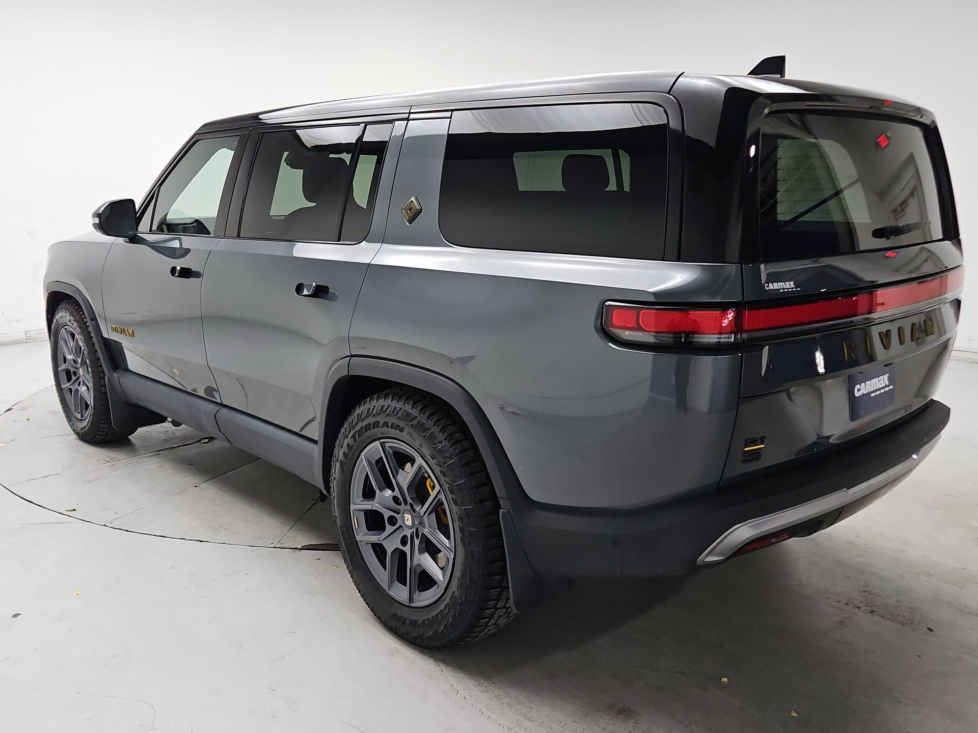 Thumbnail: 2023 Rivian R1S - 7