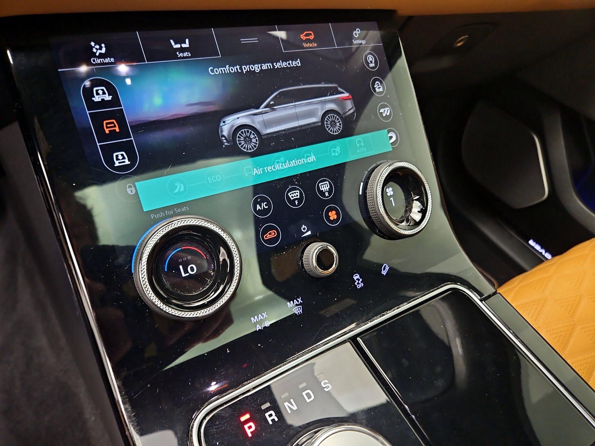 Thumbnail: 2020 Land Rover Range Rover Velar - 16
