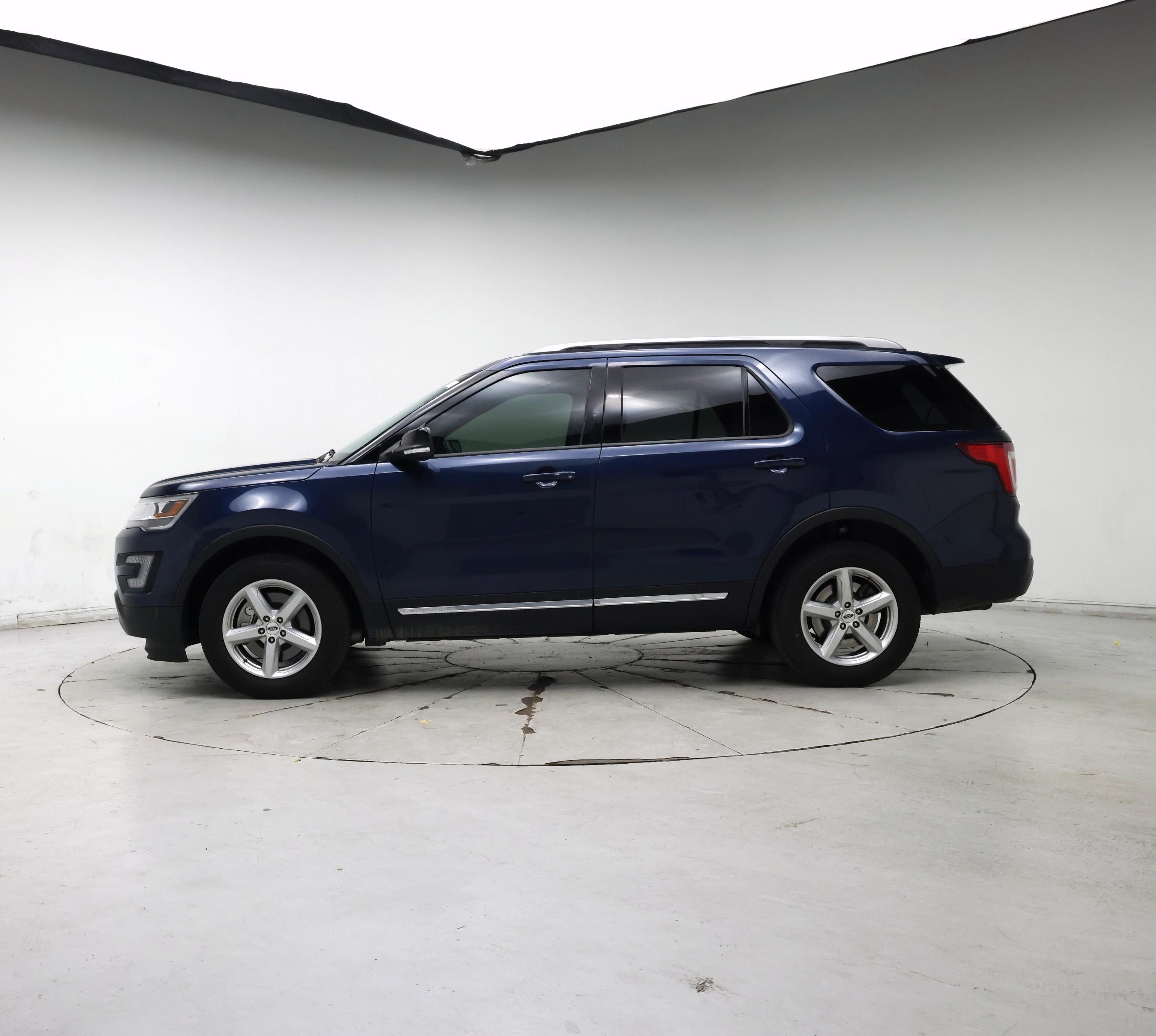 Thumbnail: 2017 Ford Explorer - 3