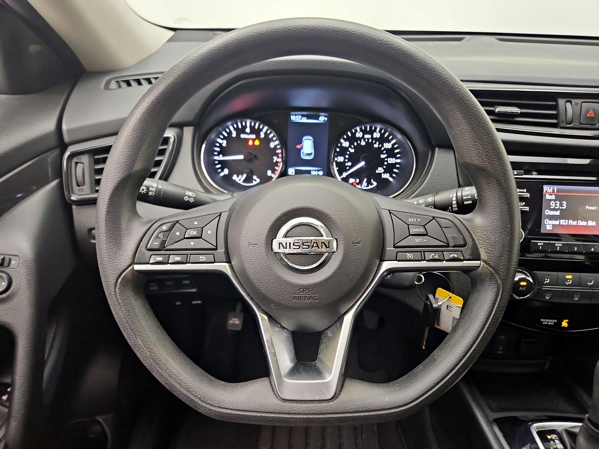 Thumbnail: 2017 Nissan Rogue - 10