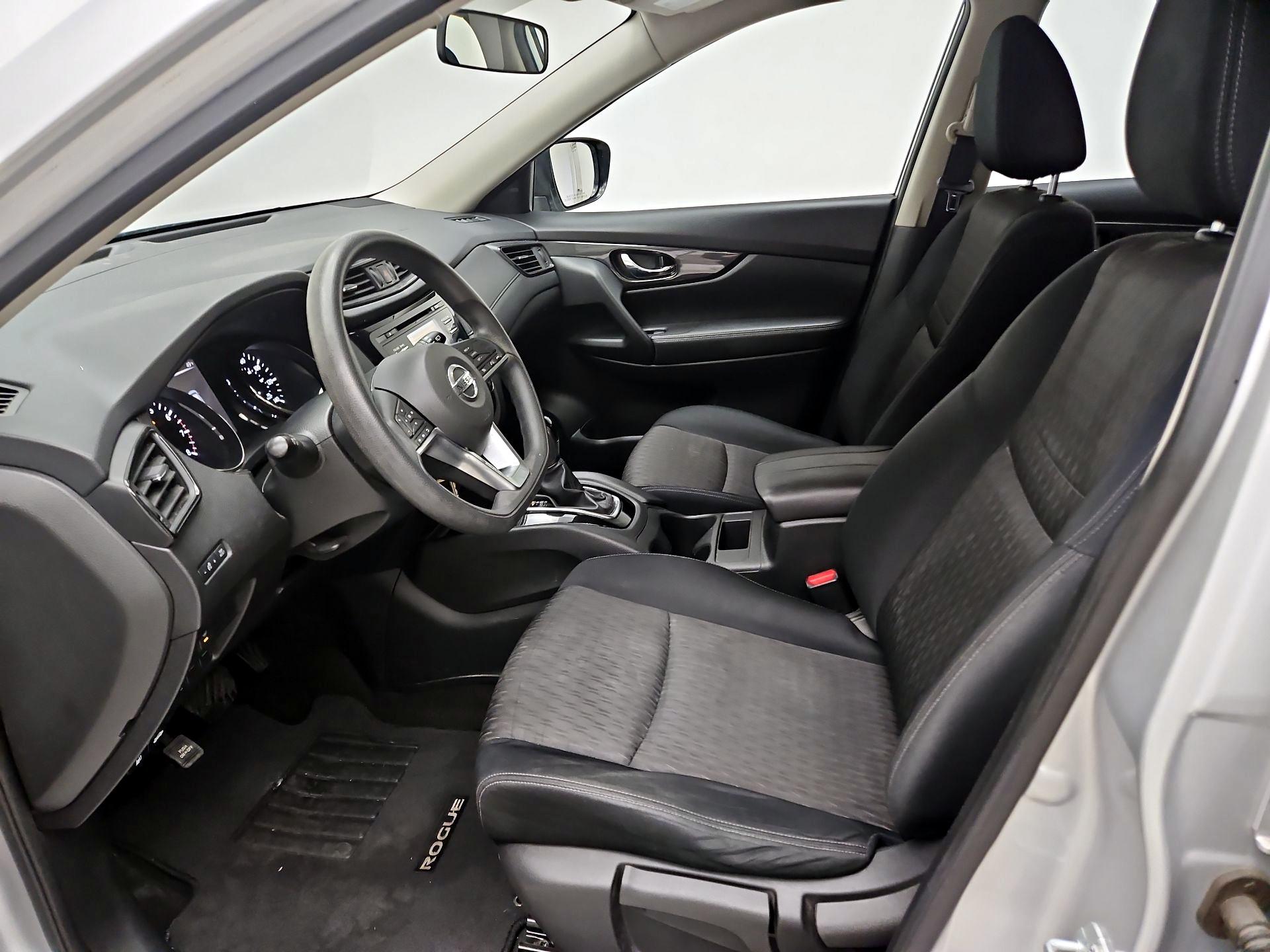 Thumbnail: 2017 Nissan Rogue - 11