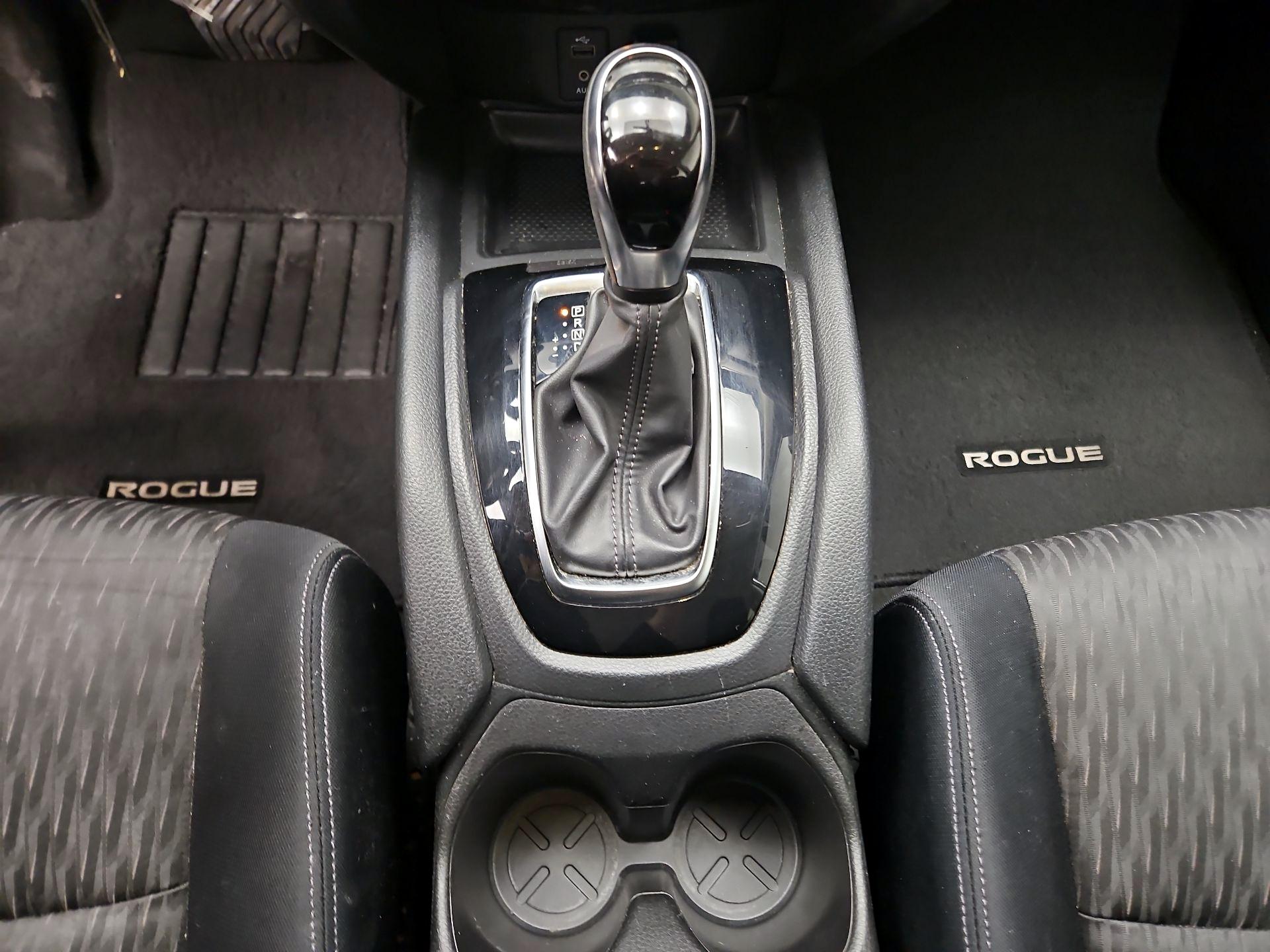 Thumbnail: 2017 Nissan Rogue - 17