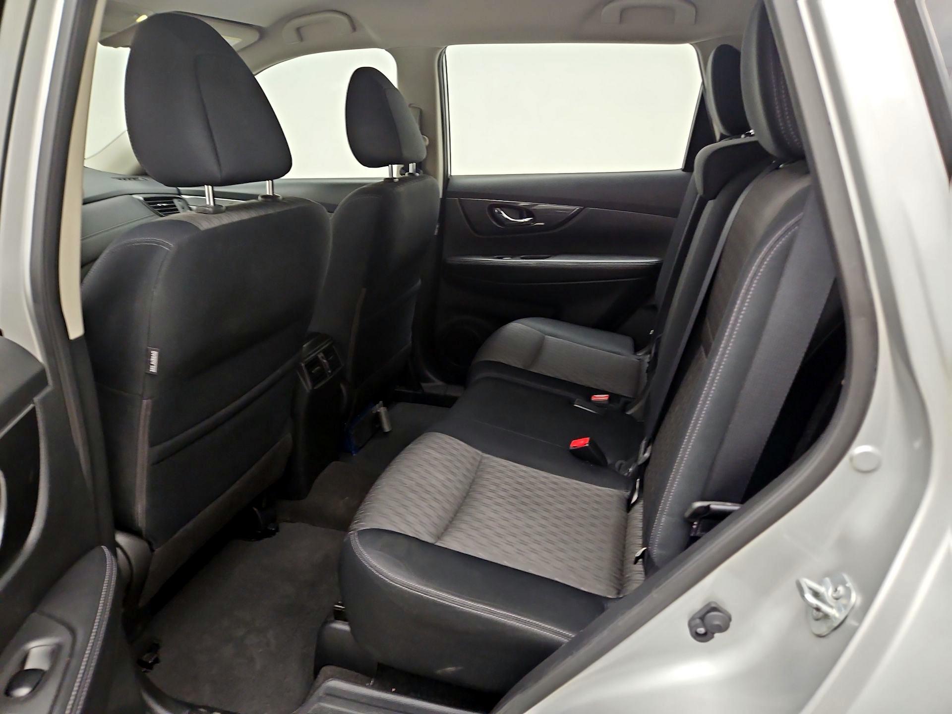 Thumbnail: 2017 Nissan Rogue - 19