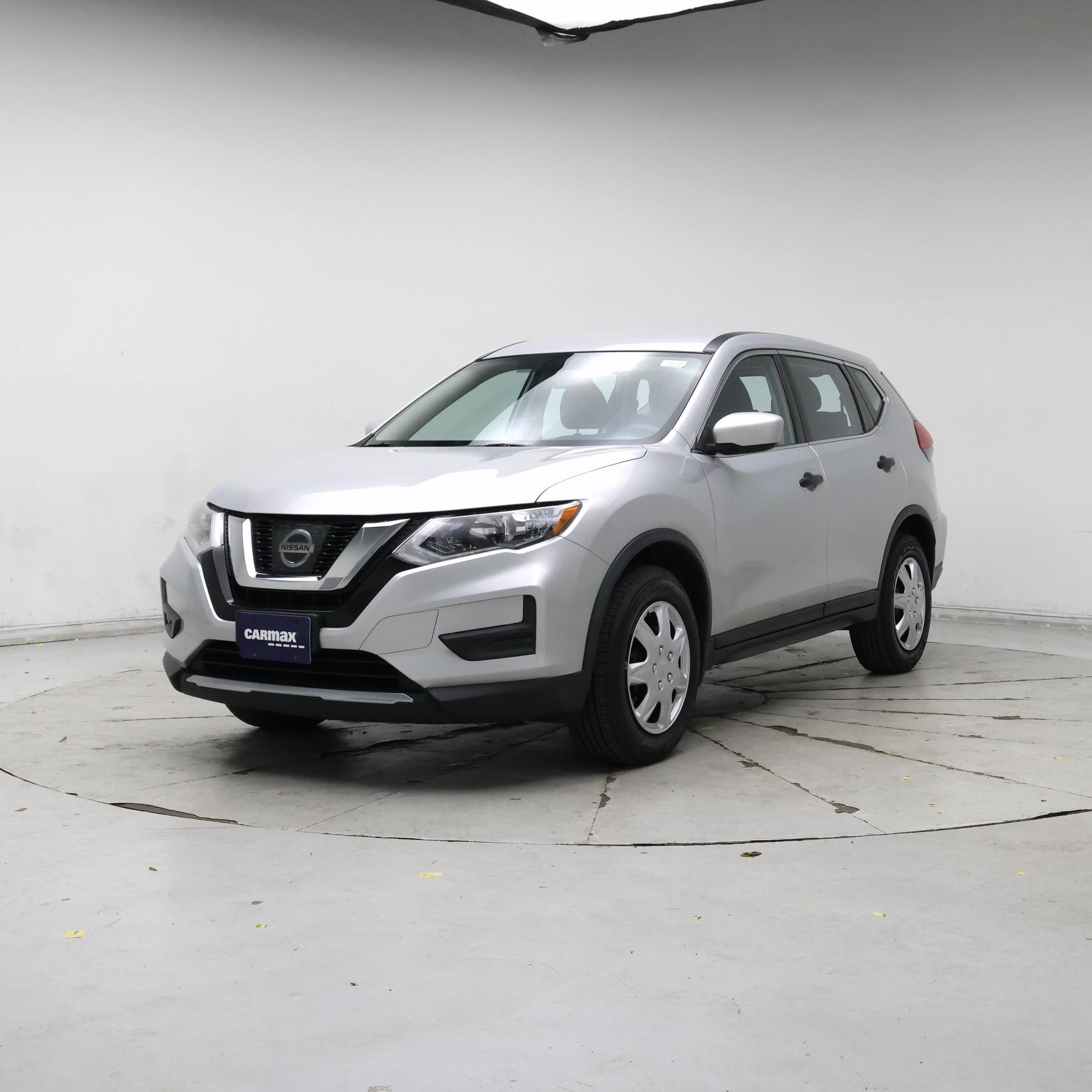 Thumbnail: 2017 Nissan Rogue - 4