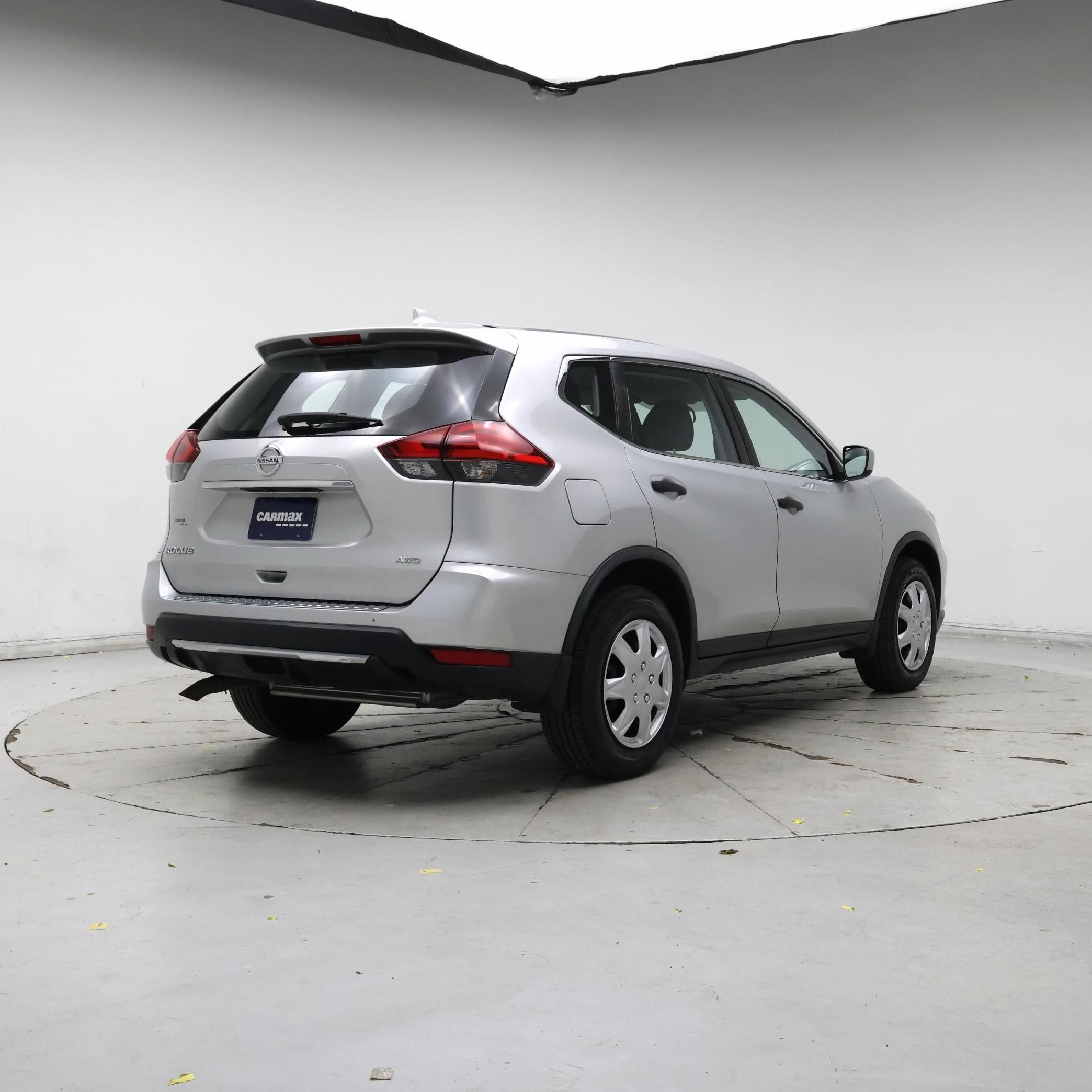 Thumbnail: 2017 Nissan Rogue - 8