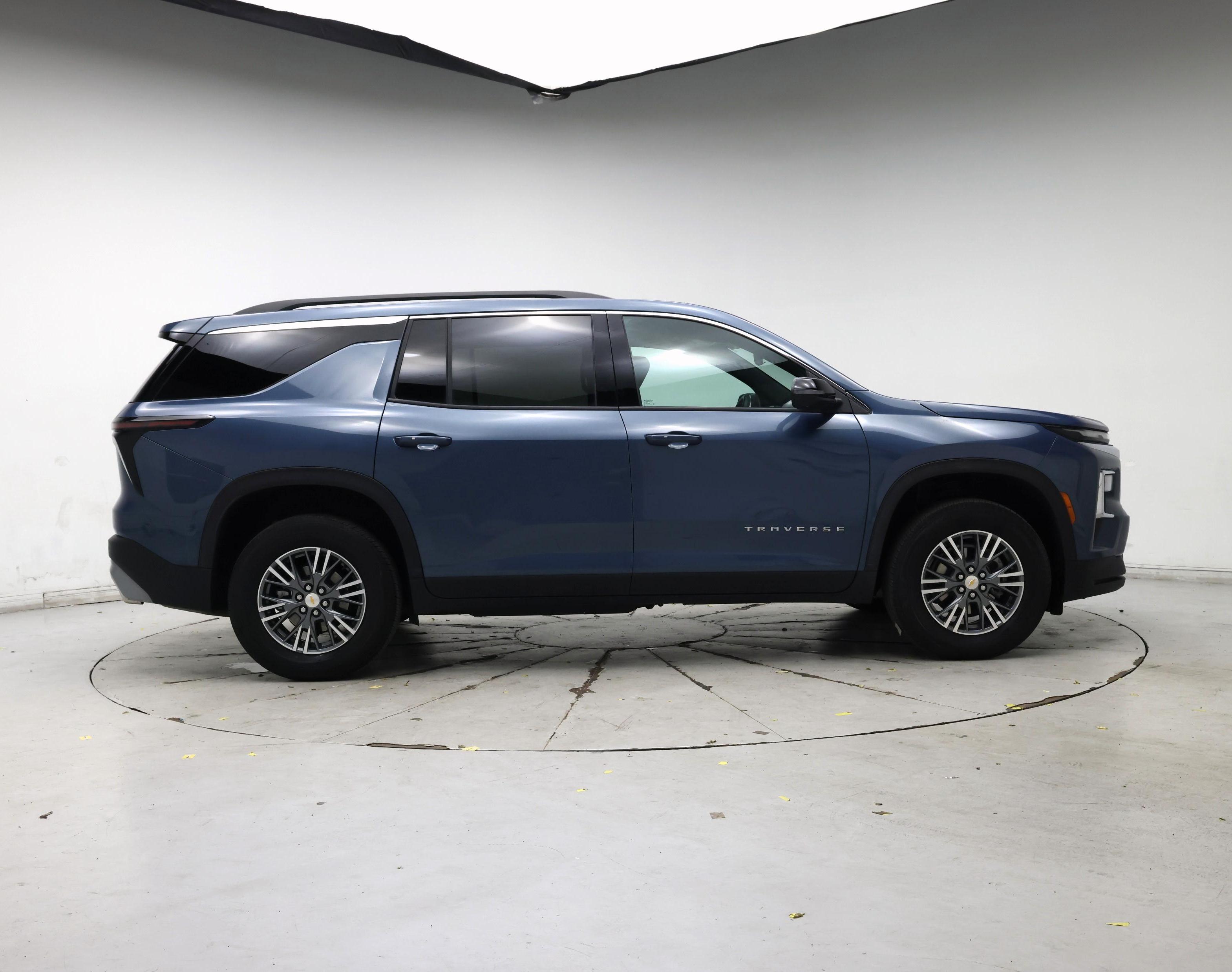 Thumbnail: 2025 Chevrolet Traverse - 7