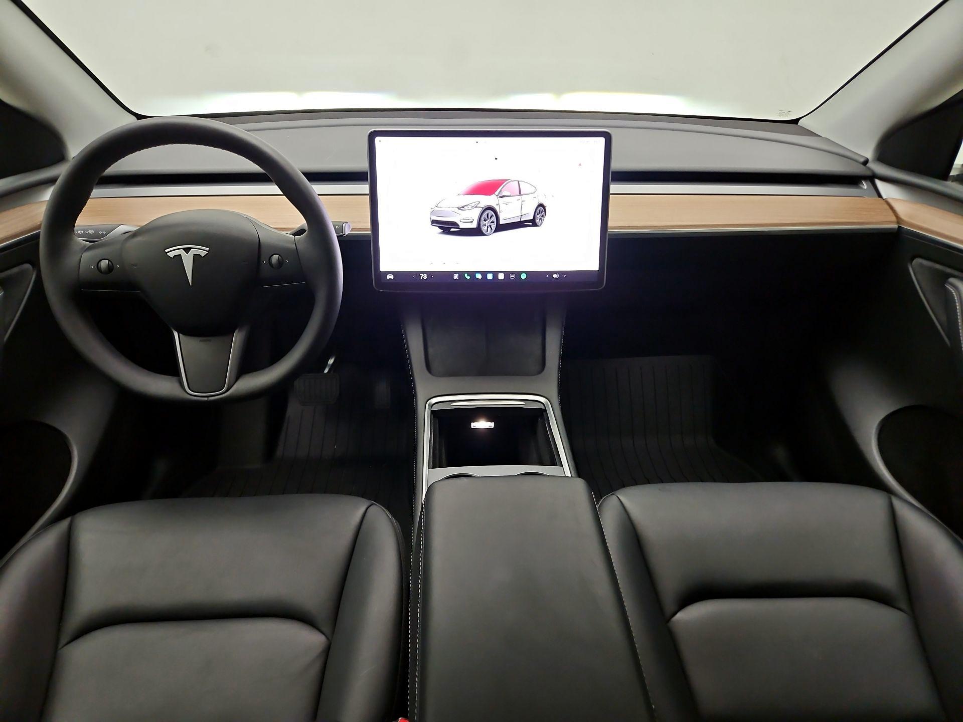 Thumbnail: 2025 Tesla Model Y - 9