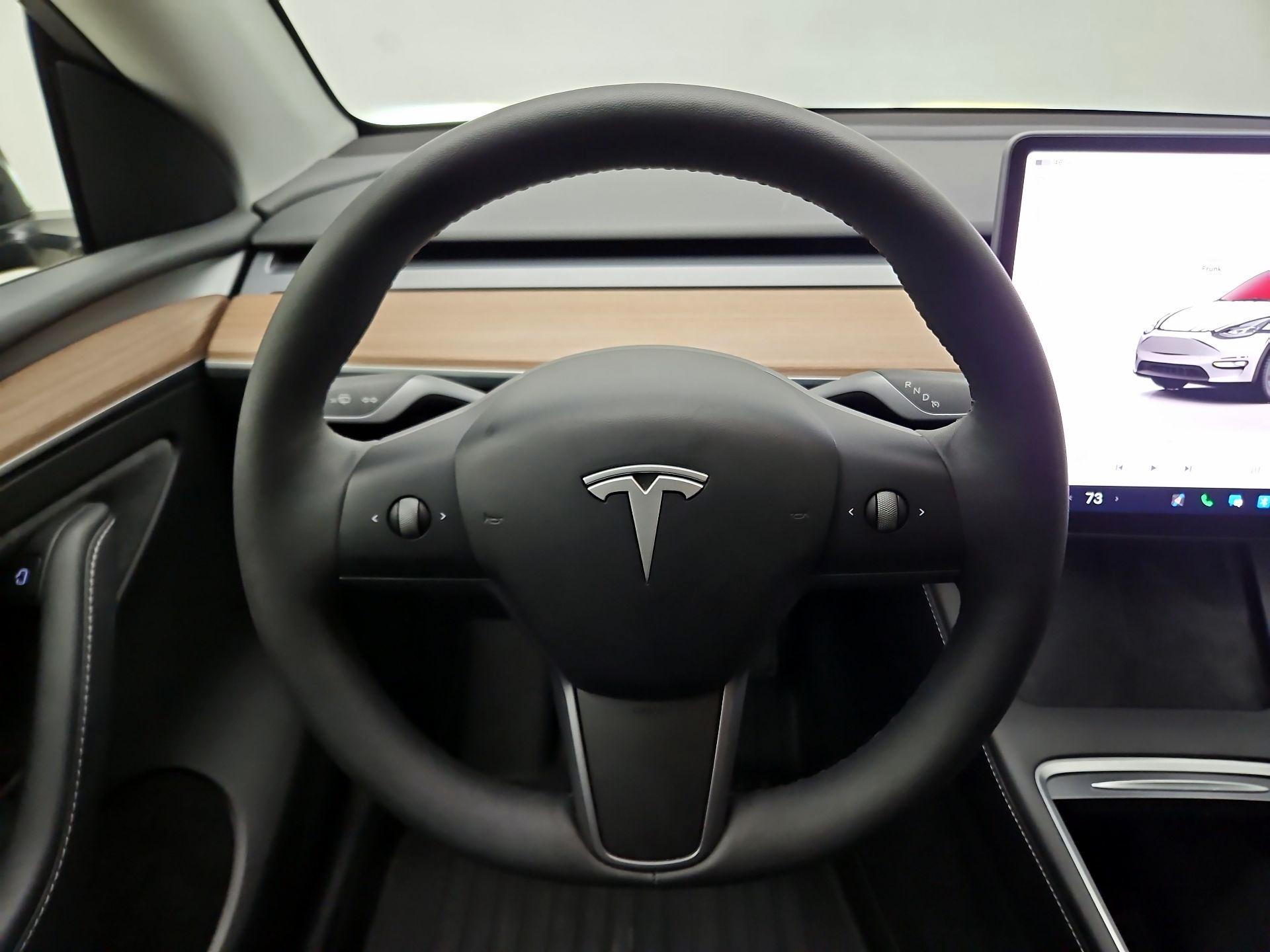 Thumbnail: 2025 Tesla Model Y - 10