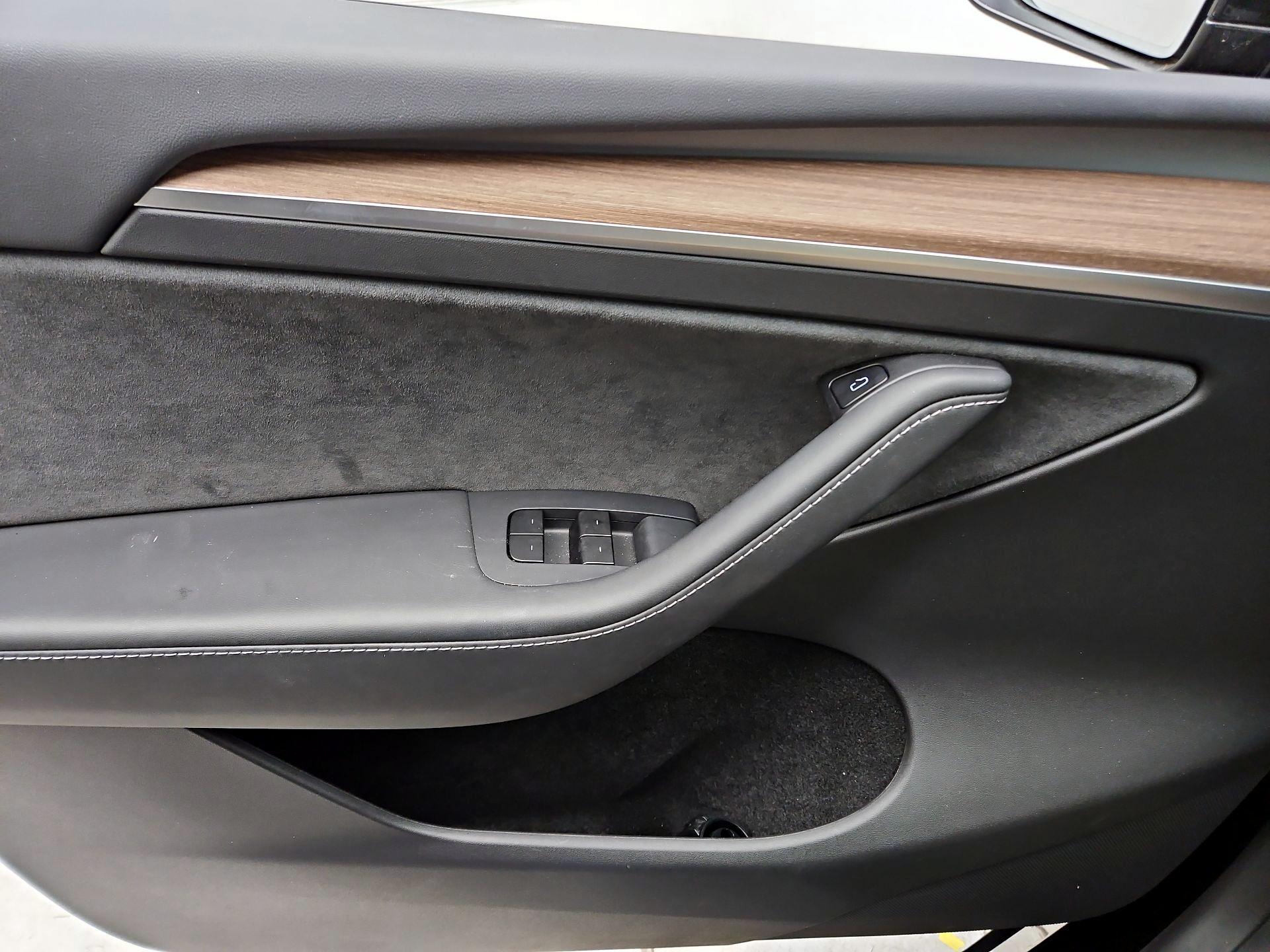 Thumbnail: 2025 Tesla Model Y - 12