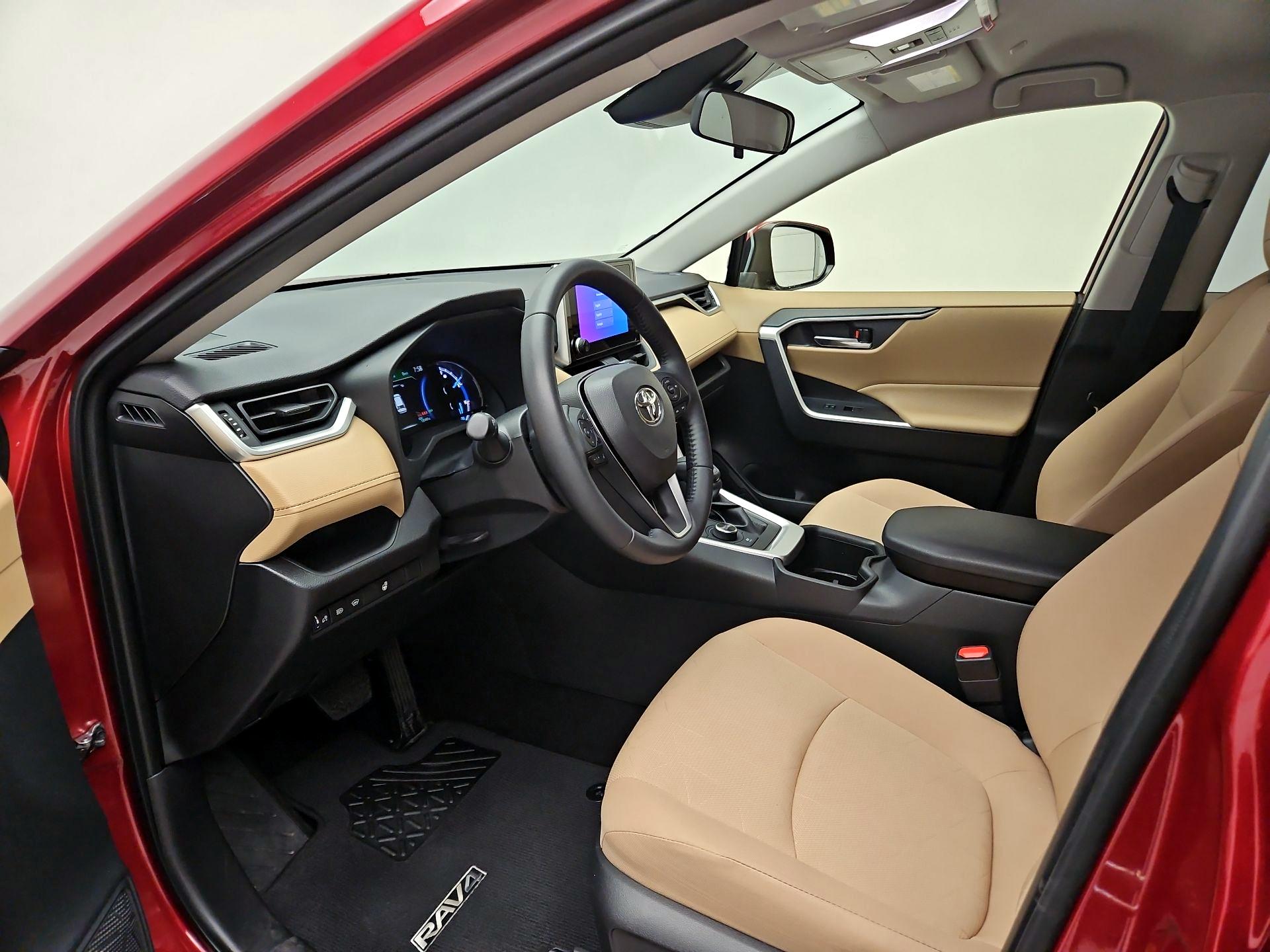 Thumbnail: 2025 Toyota RAV4 - 11