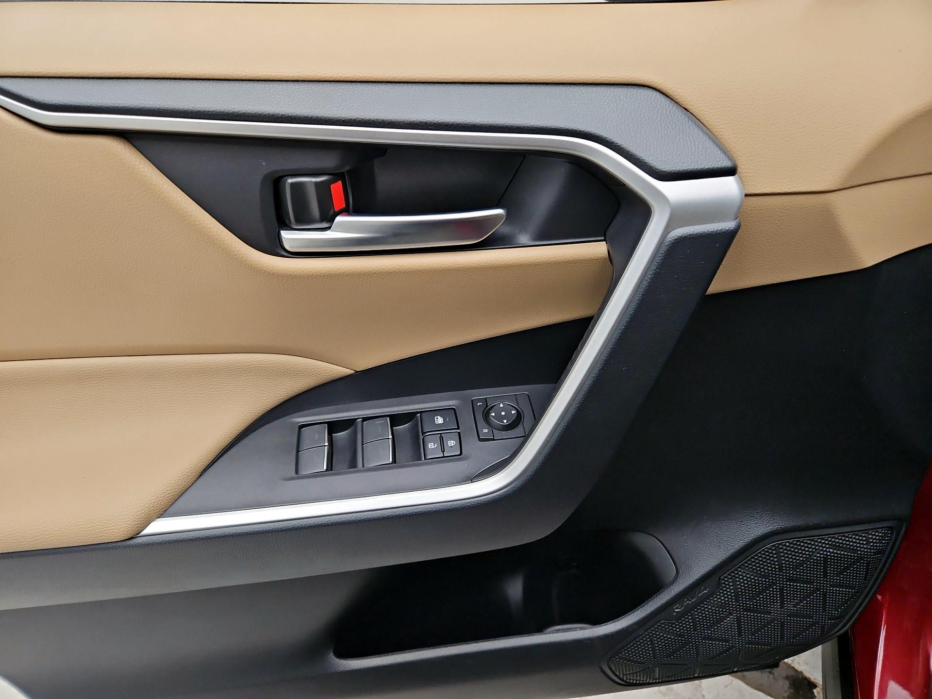 Thumbnail: 2025 Toyota RAV4 - 12