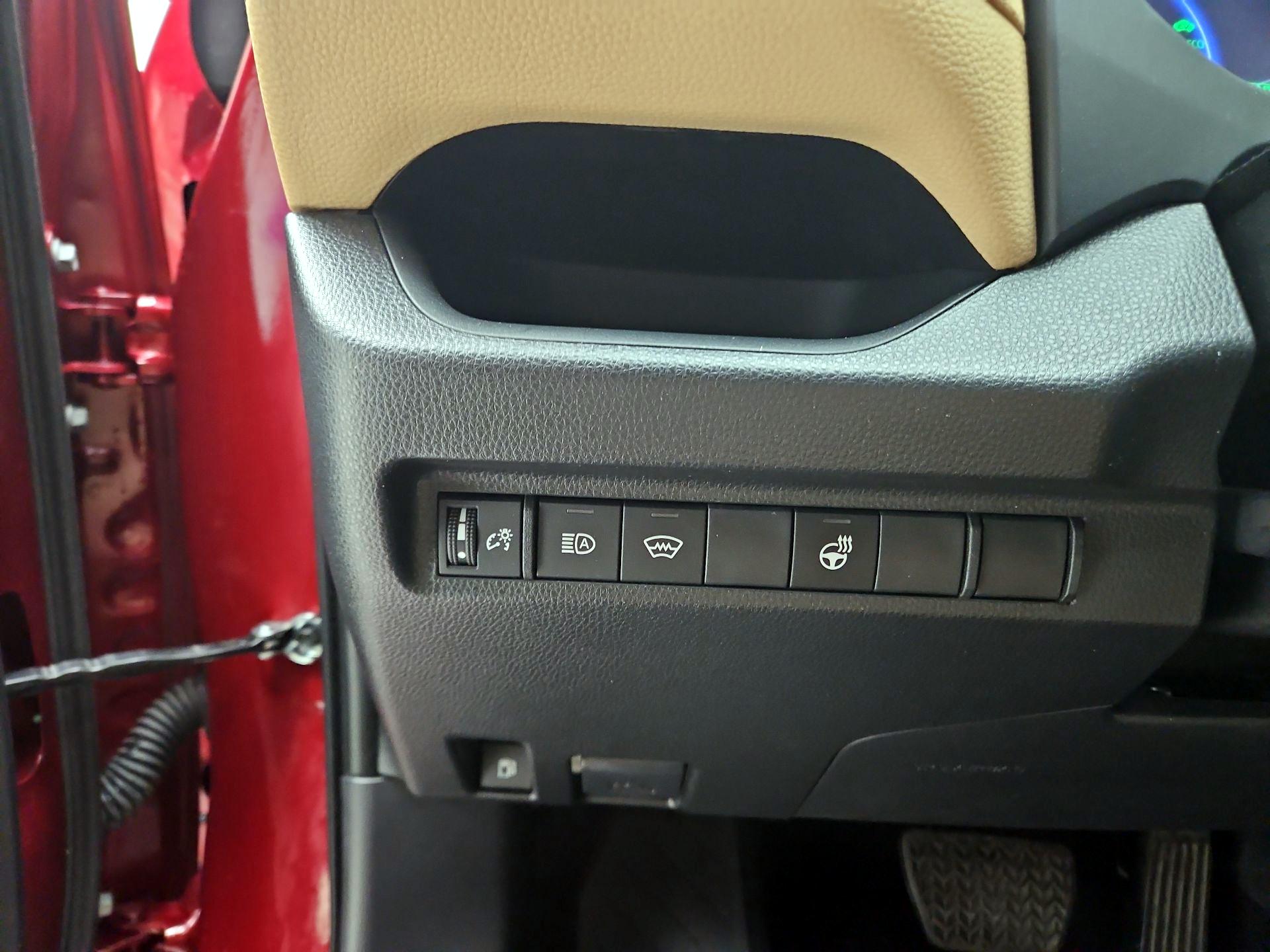 Thumbnail: 2025 Toyota RAV4 - 13