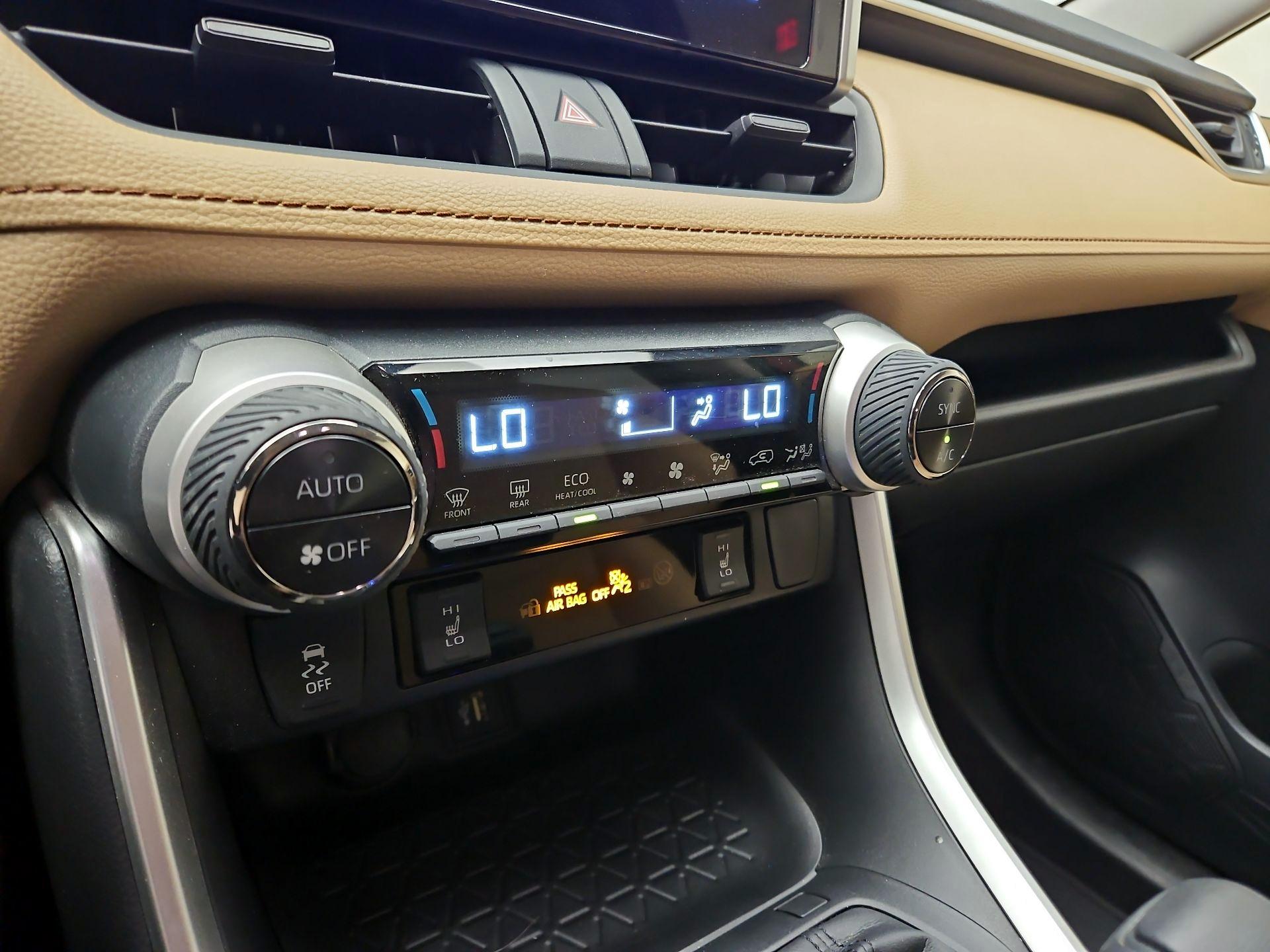 Thumbnail: 2025 Toyota RAV4 - 16