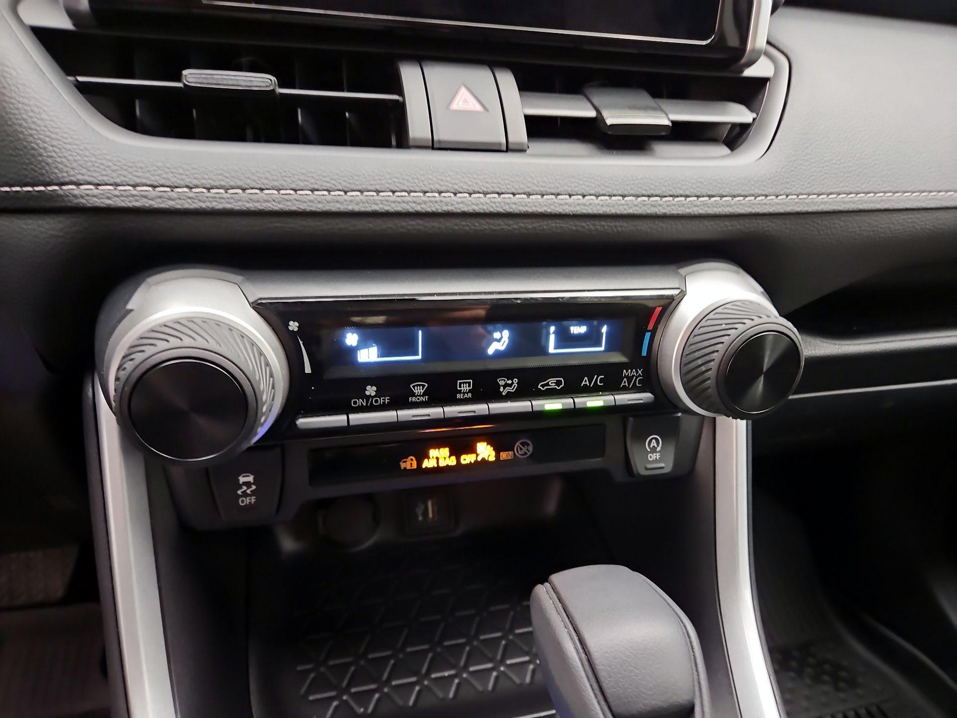 Thumbnail: 2025 Toyota RAV4 - 14