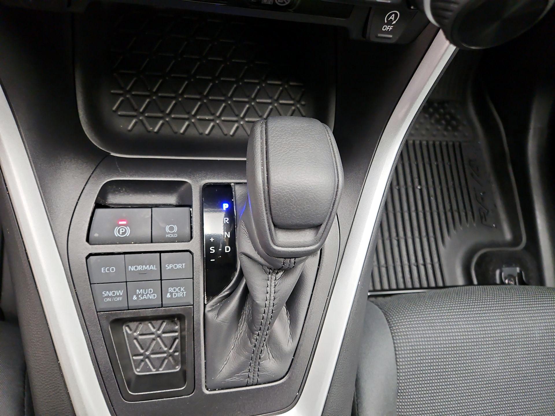 Thumbnail: 2025 Toyota RAV4 - 15