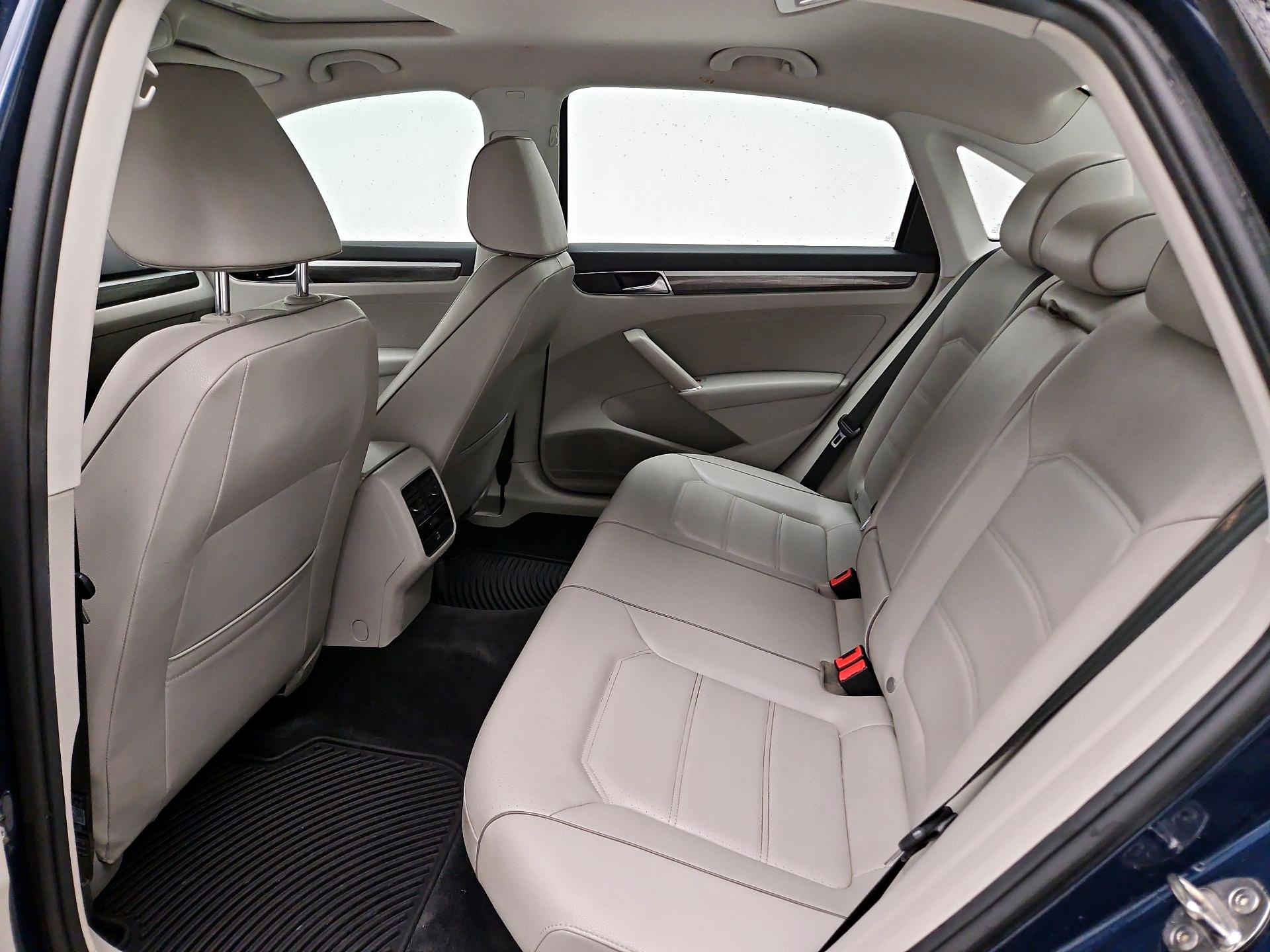 Thumbnail: 2018 Volkswagen Passat - 20