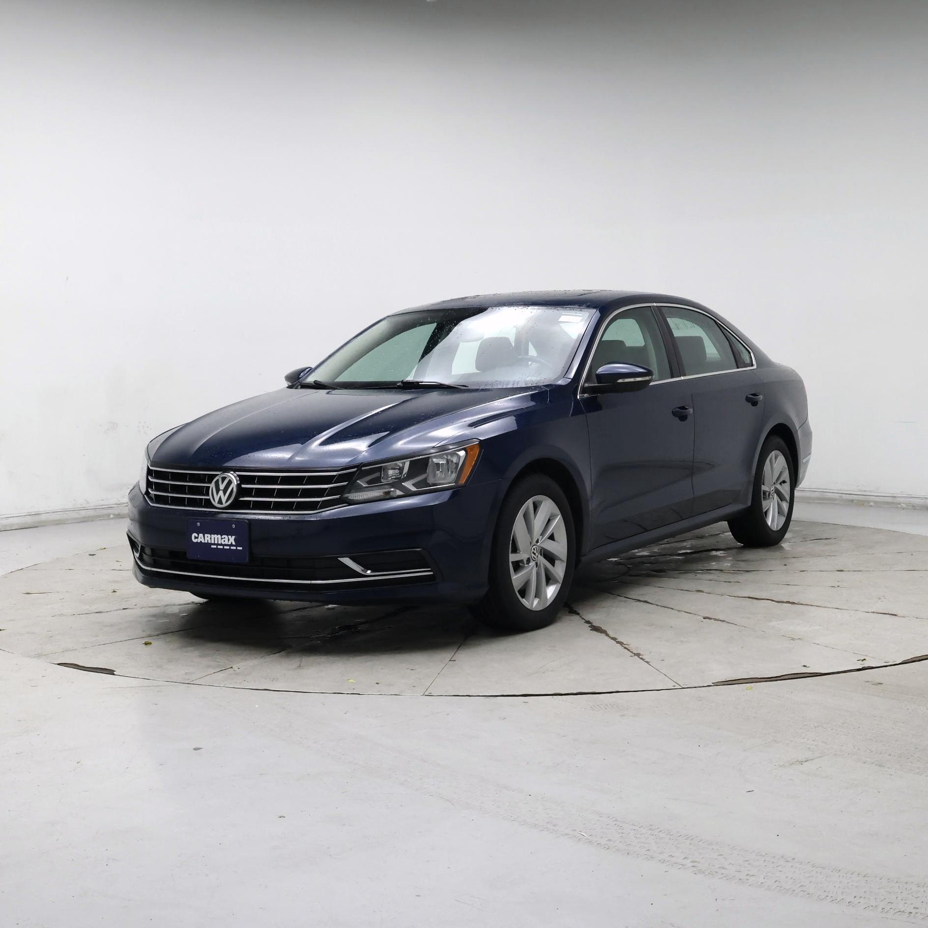 Thumbnail: 2018 Volkswagen Passat - 4