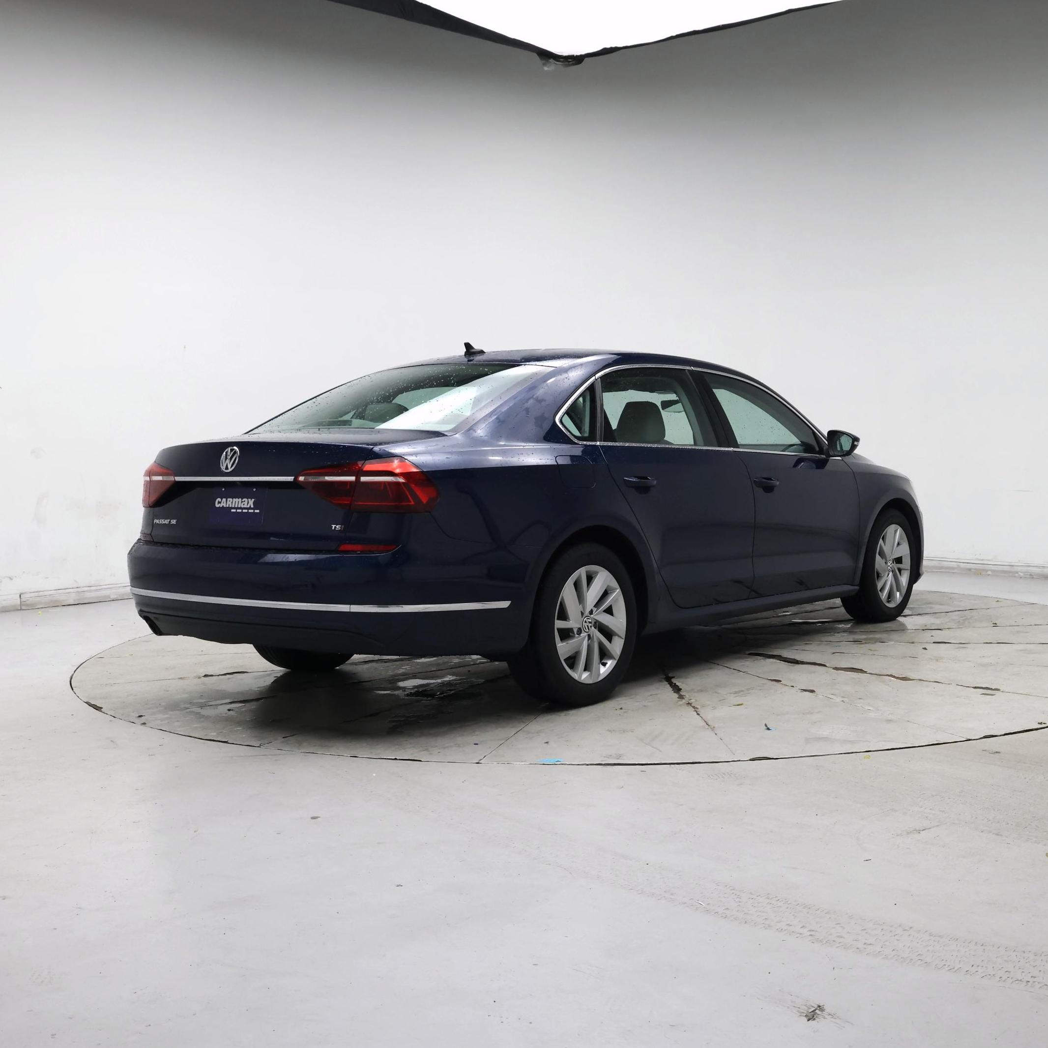 Thumbnail: 2018 Volkswagen Passat - 8