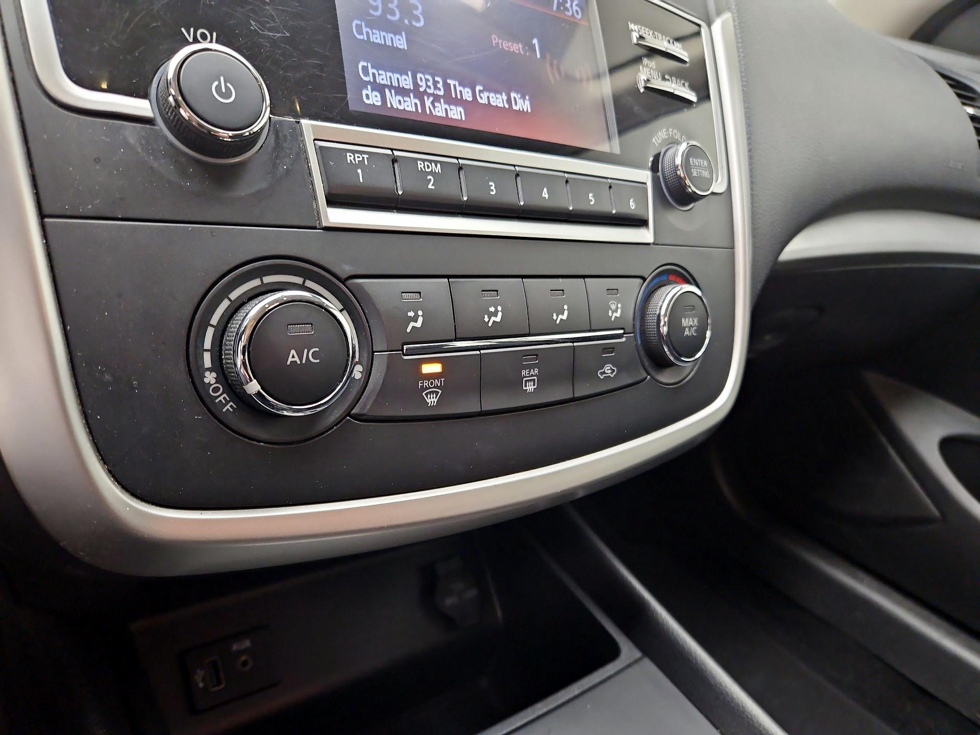 Thumbnail: 2017 Nissan Altima - 14