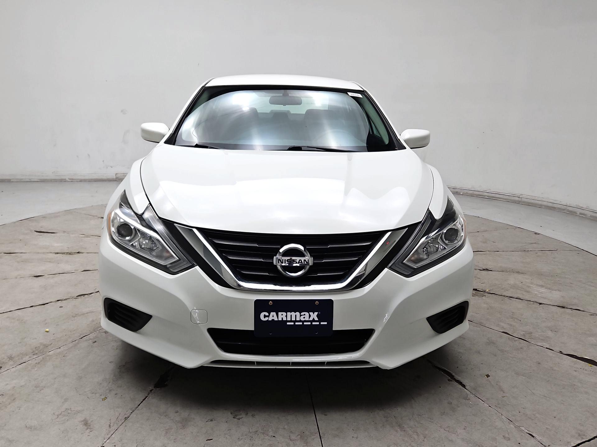 Thumbnail: 2017 Nissan Altima - 2