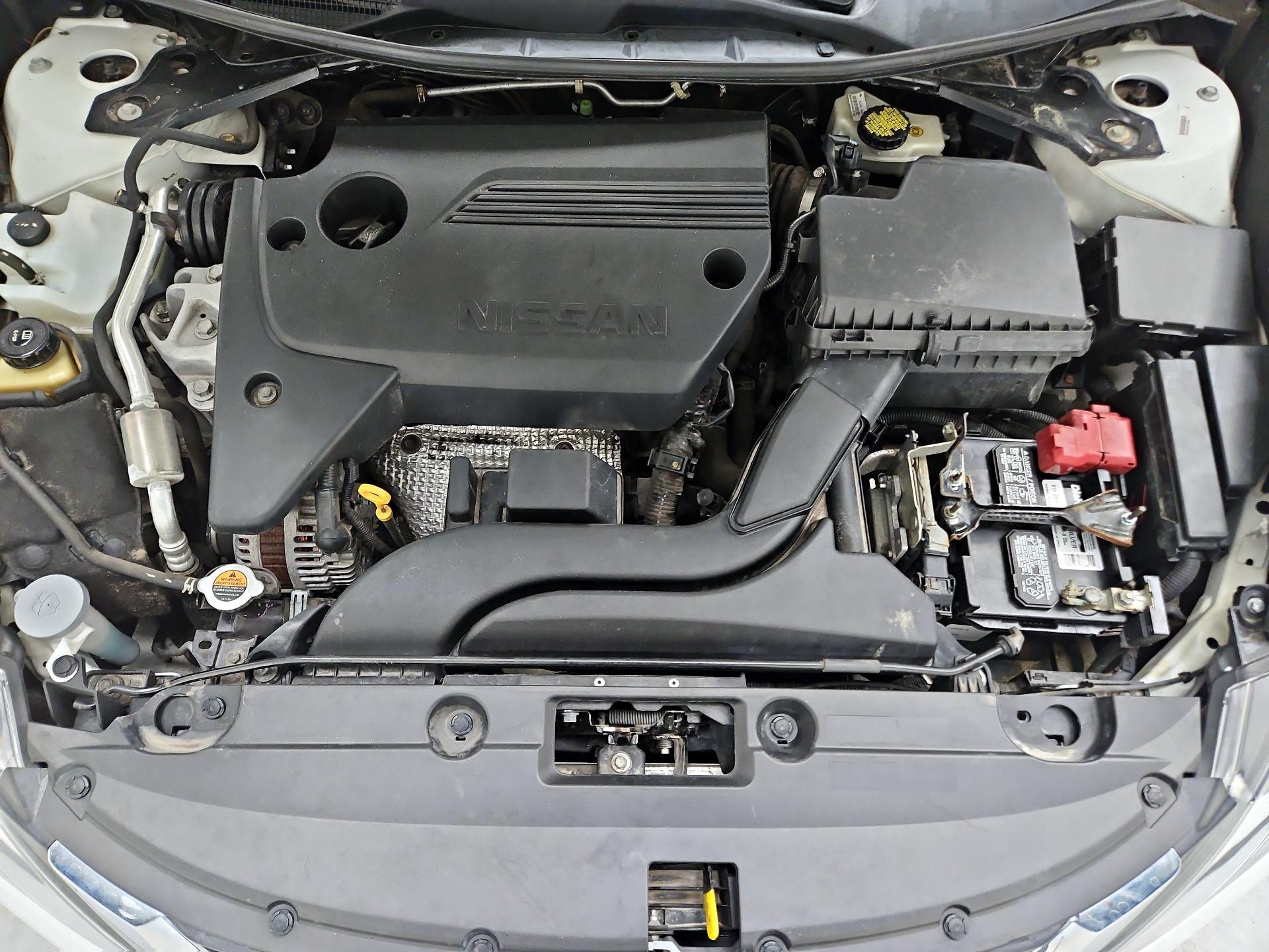 Thumbnail: 2017 Nissan Altima - 19