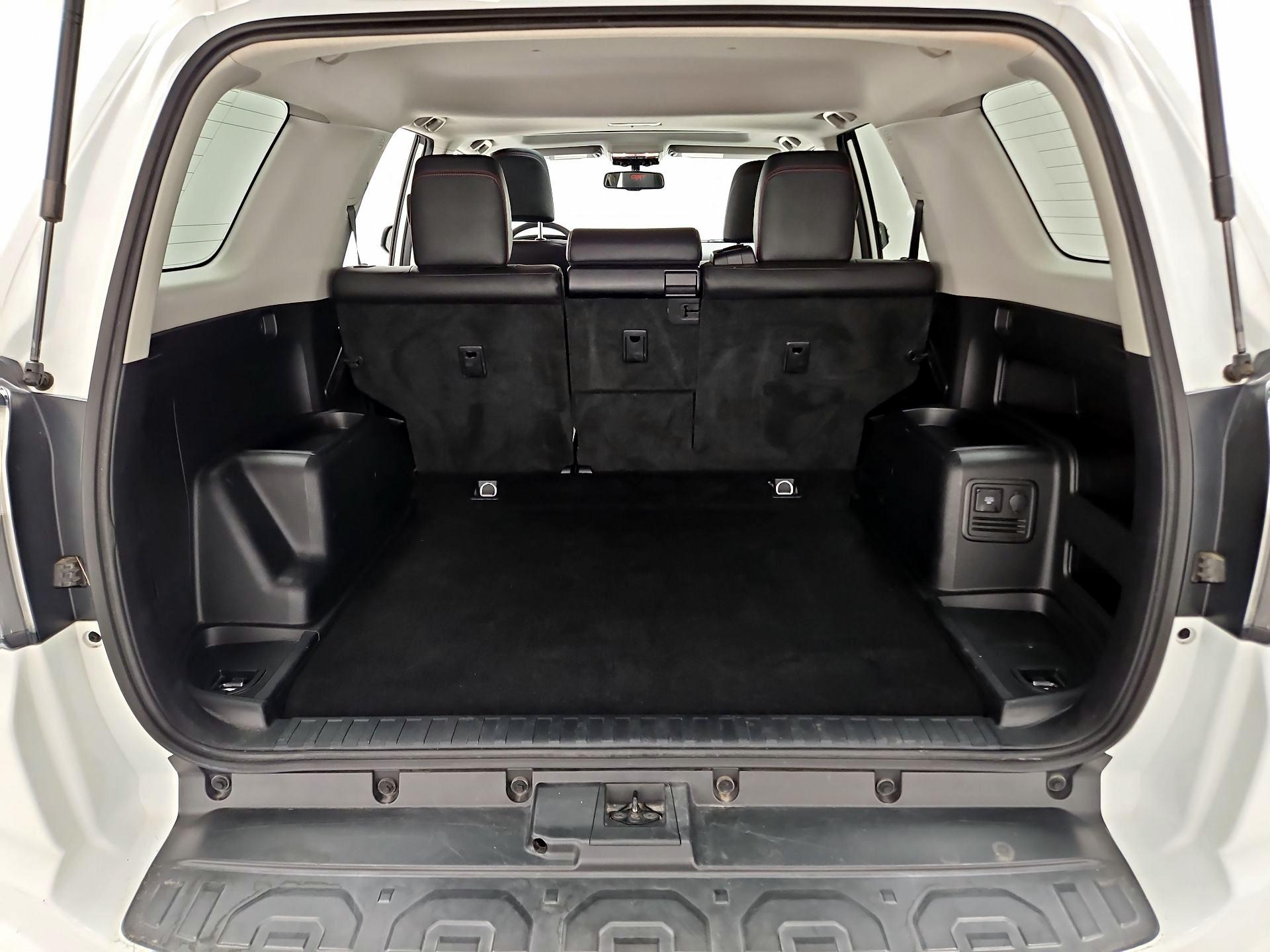 Thumbnail: 2019 Toyota 4Runner - 19