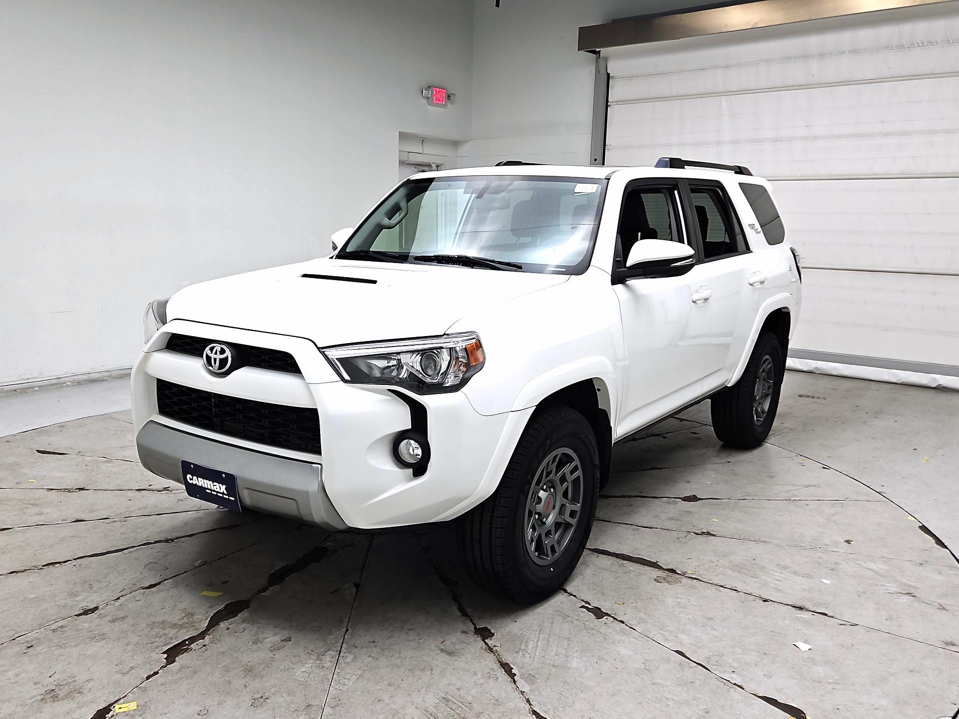 Thumbnail: 2019 Toyota 4Runner - 3