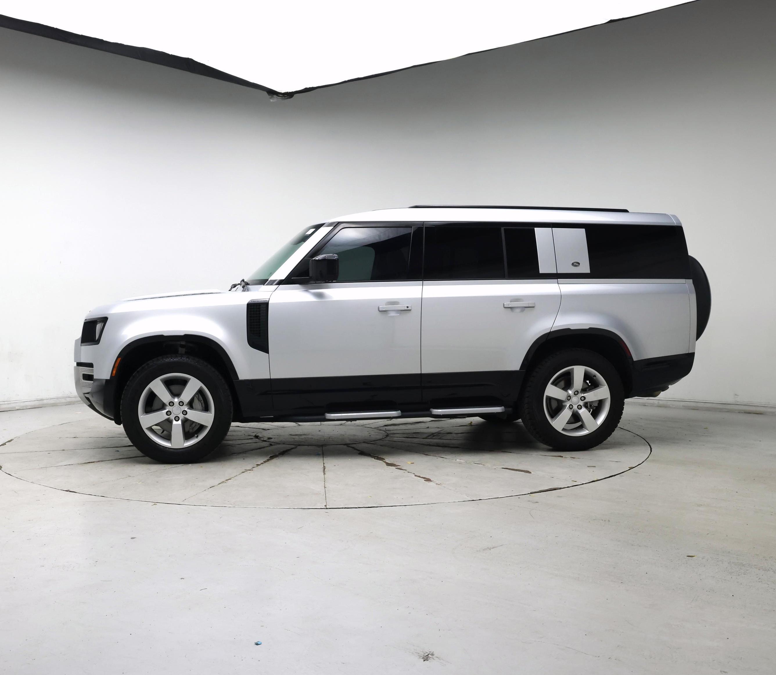 Thumbnail: 2023 Land Rover Defender - 3