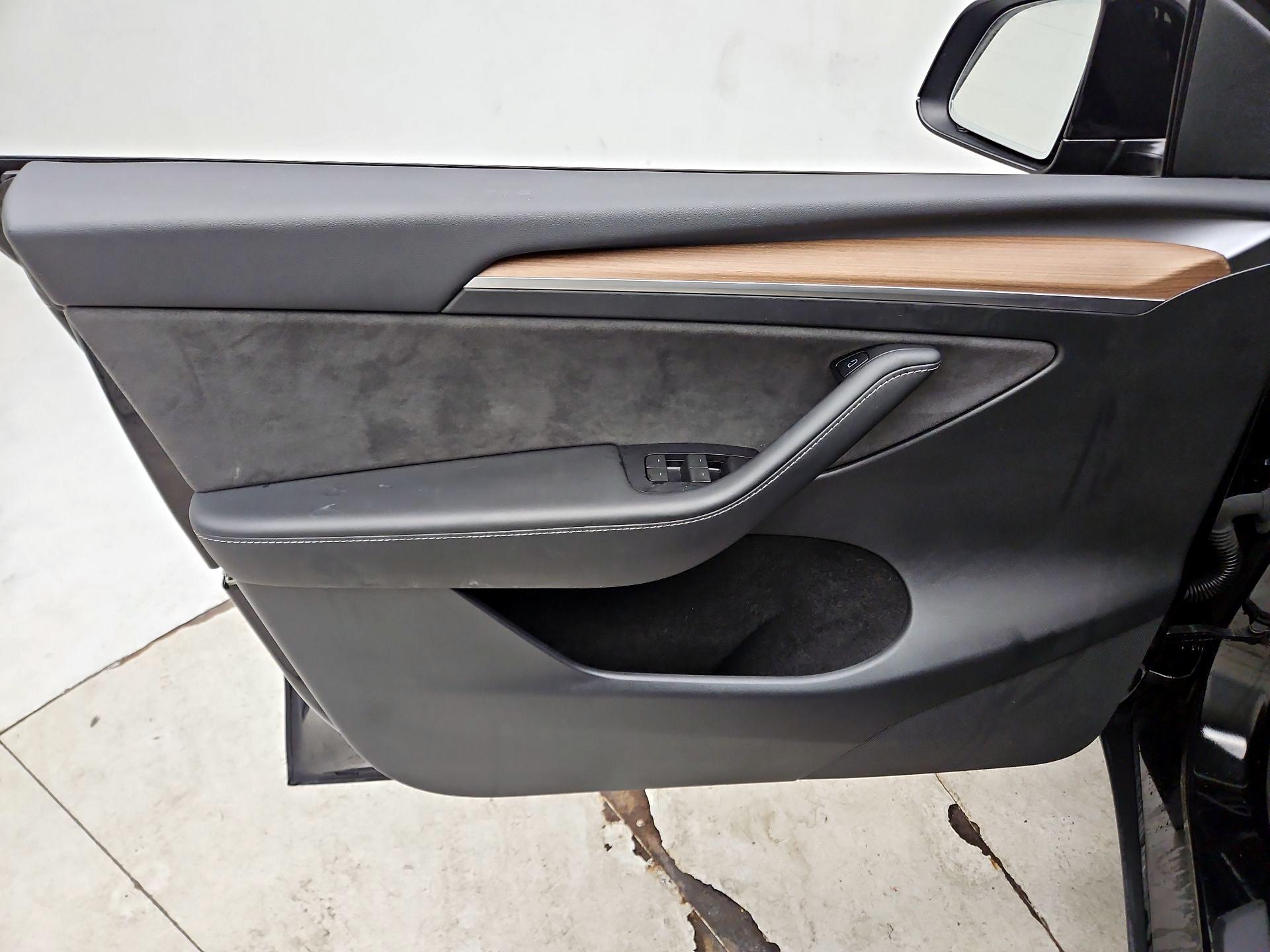Thumbnail: 2023 Tesla Model Y - 12