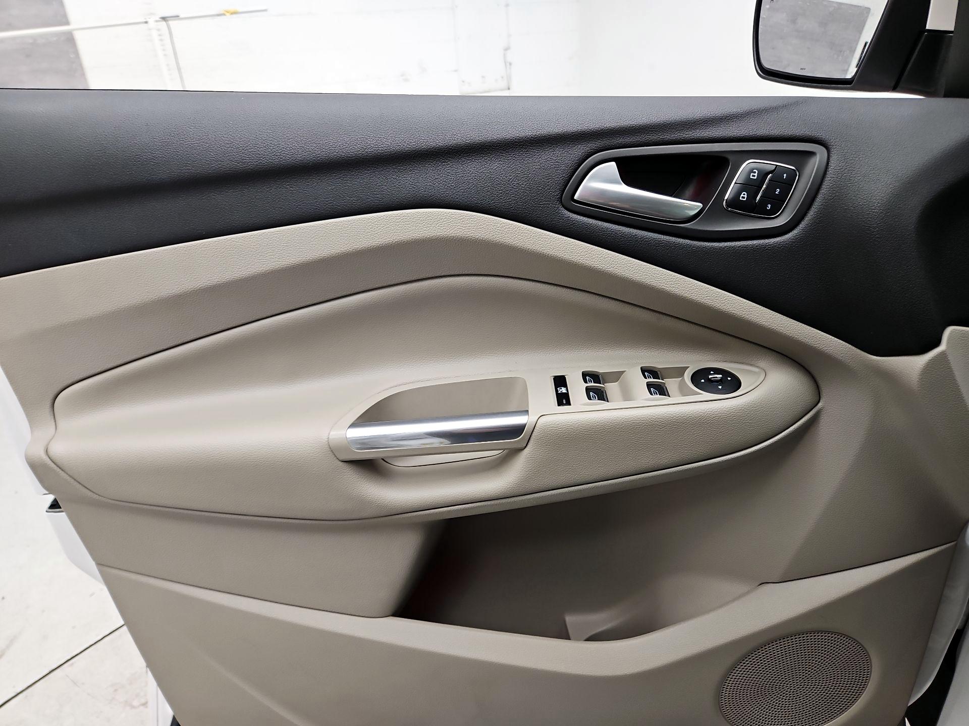 Thumbnail: 2015 Ford Escape - 10