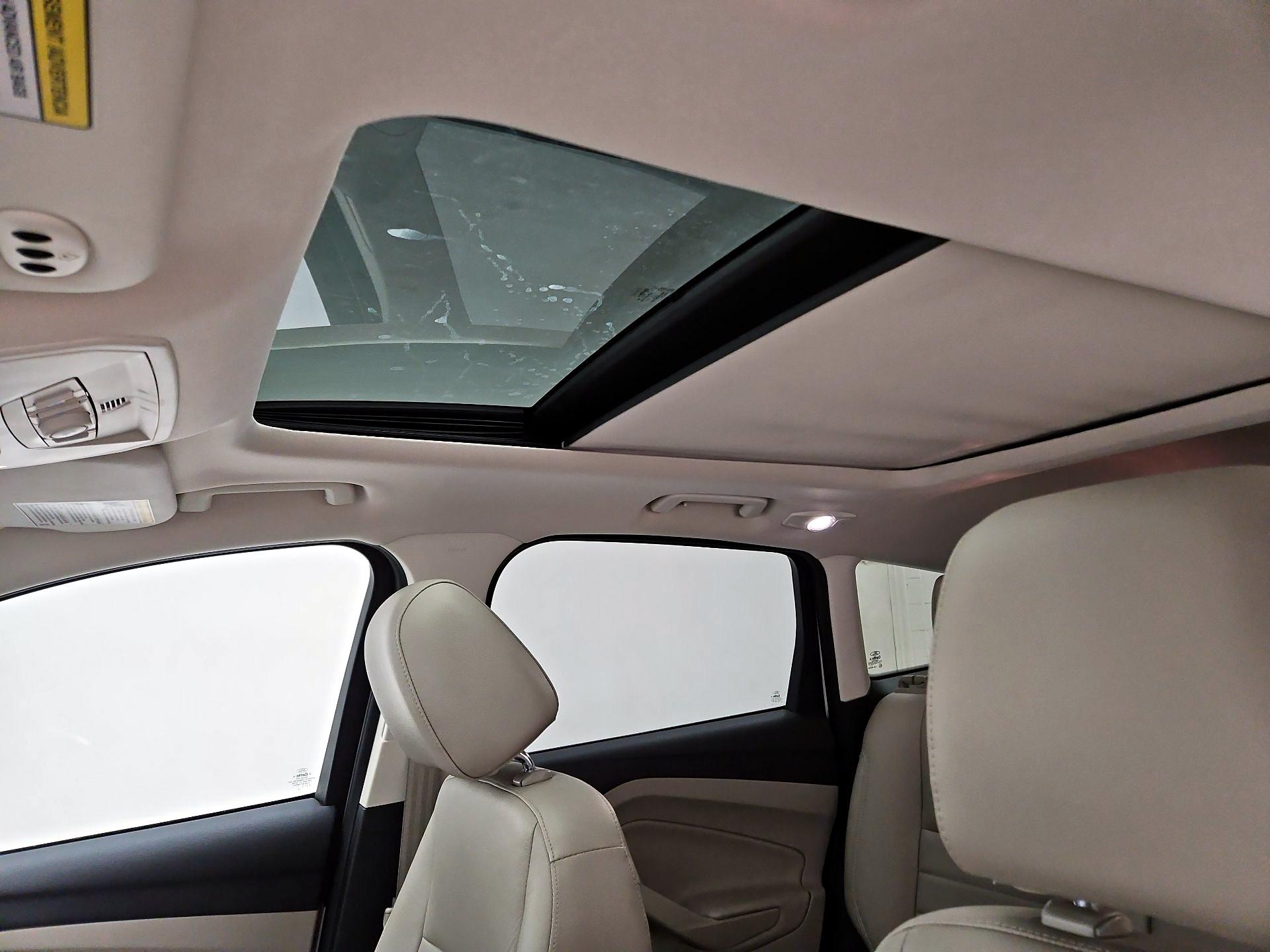 Thumbnail: 2015 Ford Escape - 17
