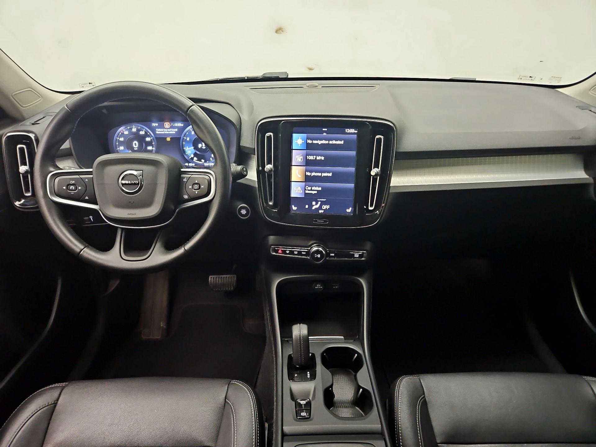 Thumbnail: 2021 Volvo XC40 - 9
