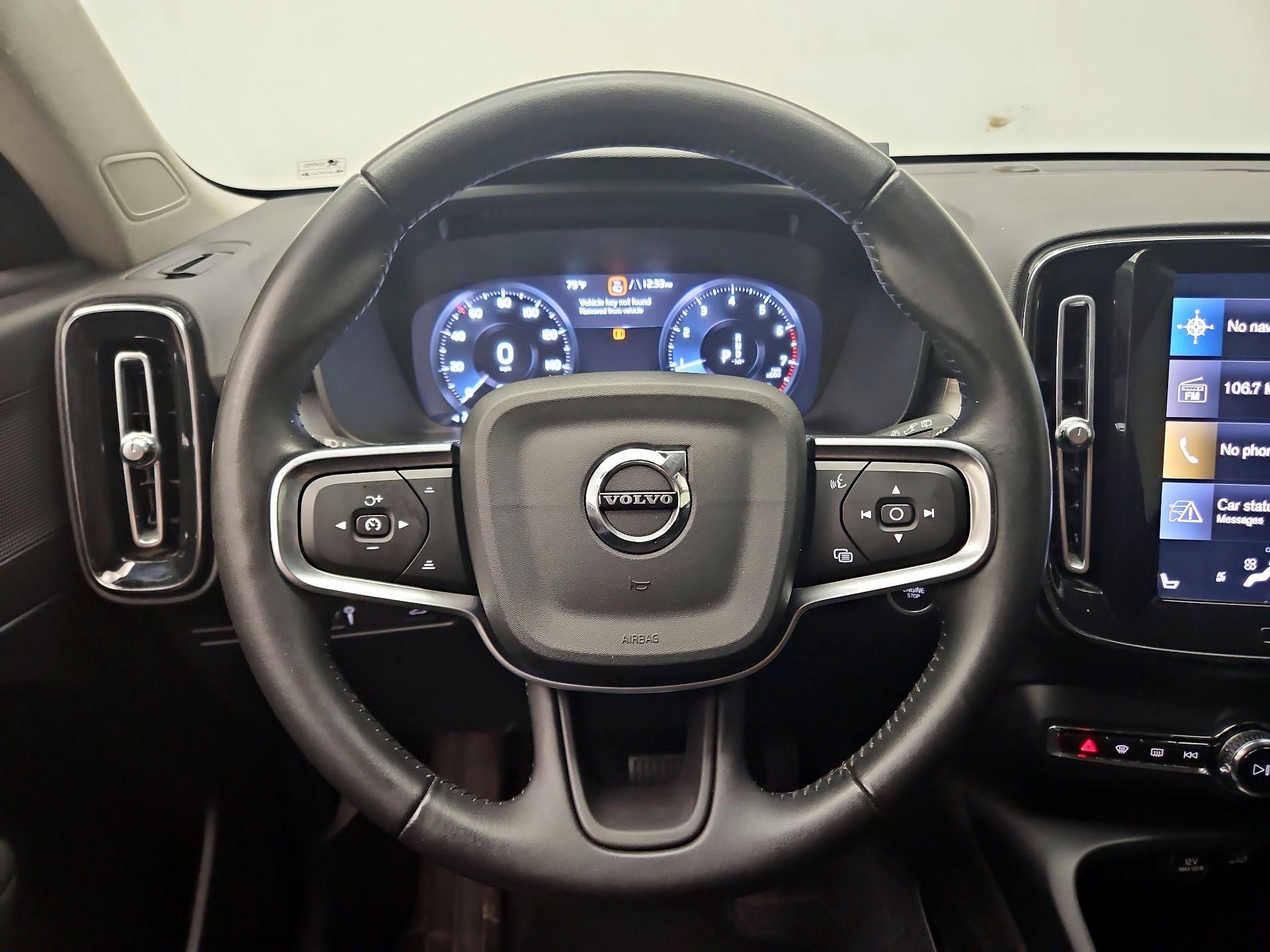 Thumbnail: 2021 Volvo XC40 - 10