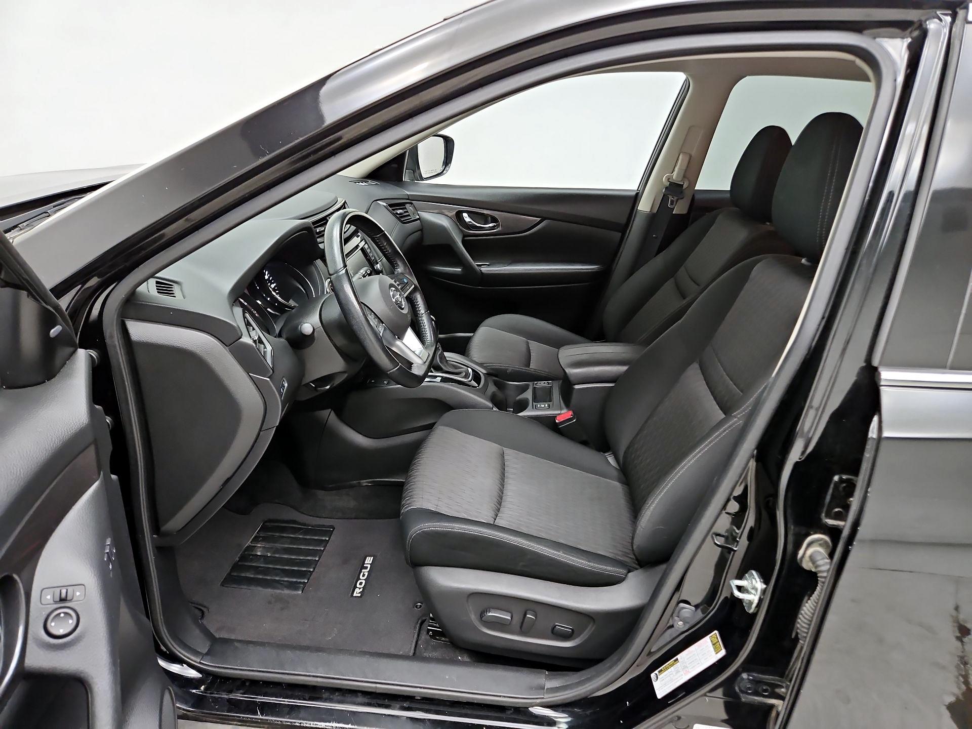 Thumbnail: 2020 Nissan Rogue - 11